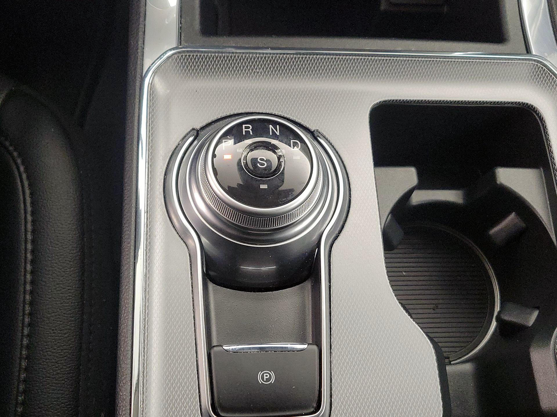 Thumbnail: 2021 Ford Edge - 18