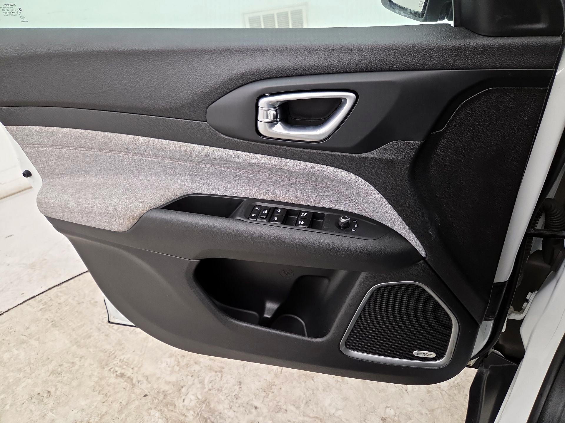 Thumbnail: 2023 Jeep Compass - 12