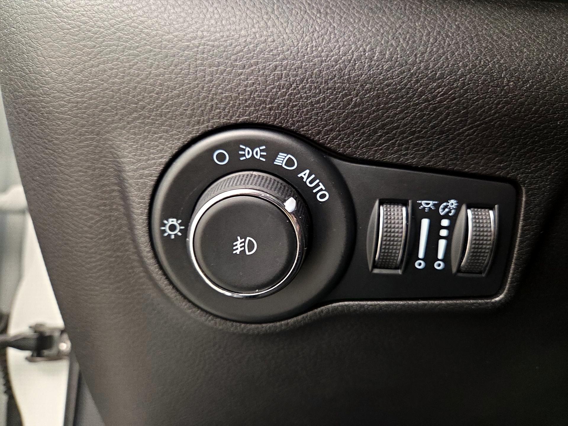 Thumbnail: 2023 Jeep Compass - 13