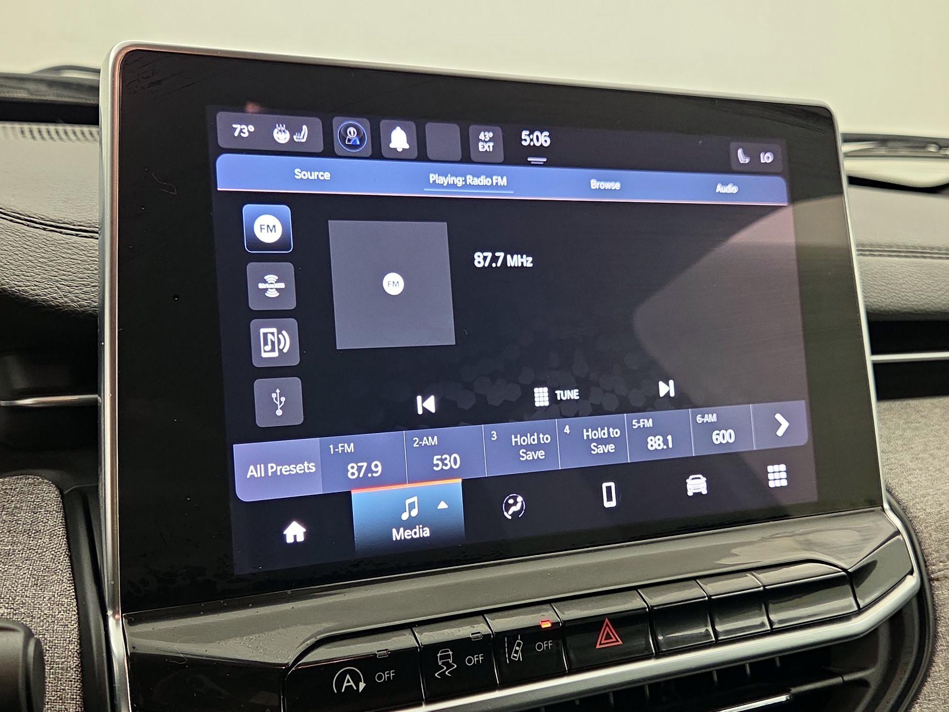 Thumbnail: 2023 Jeep Compass - 15