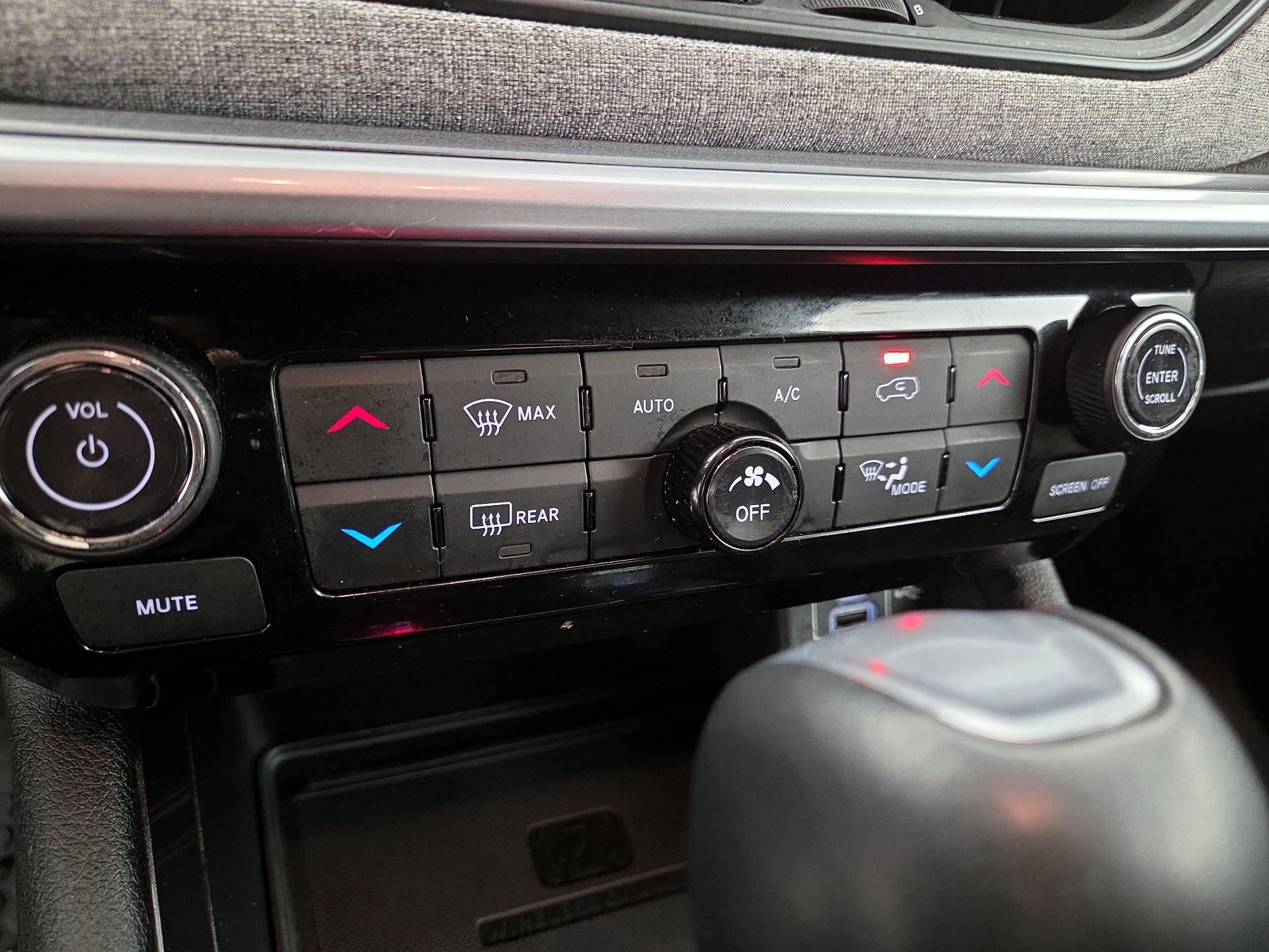 Thumbnail: 2023 Jeep Compass - 16