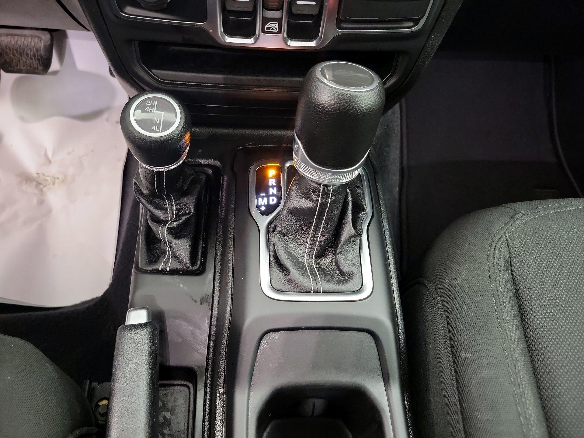 Thumbnail: 2023 Jeep Gladiator - 18