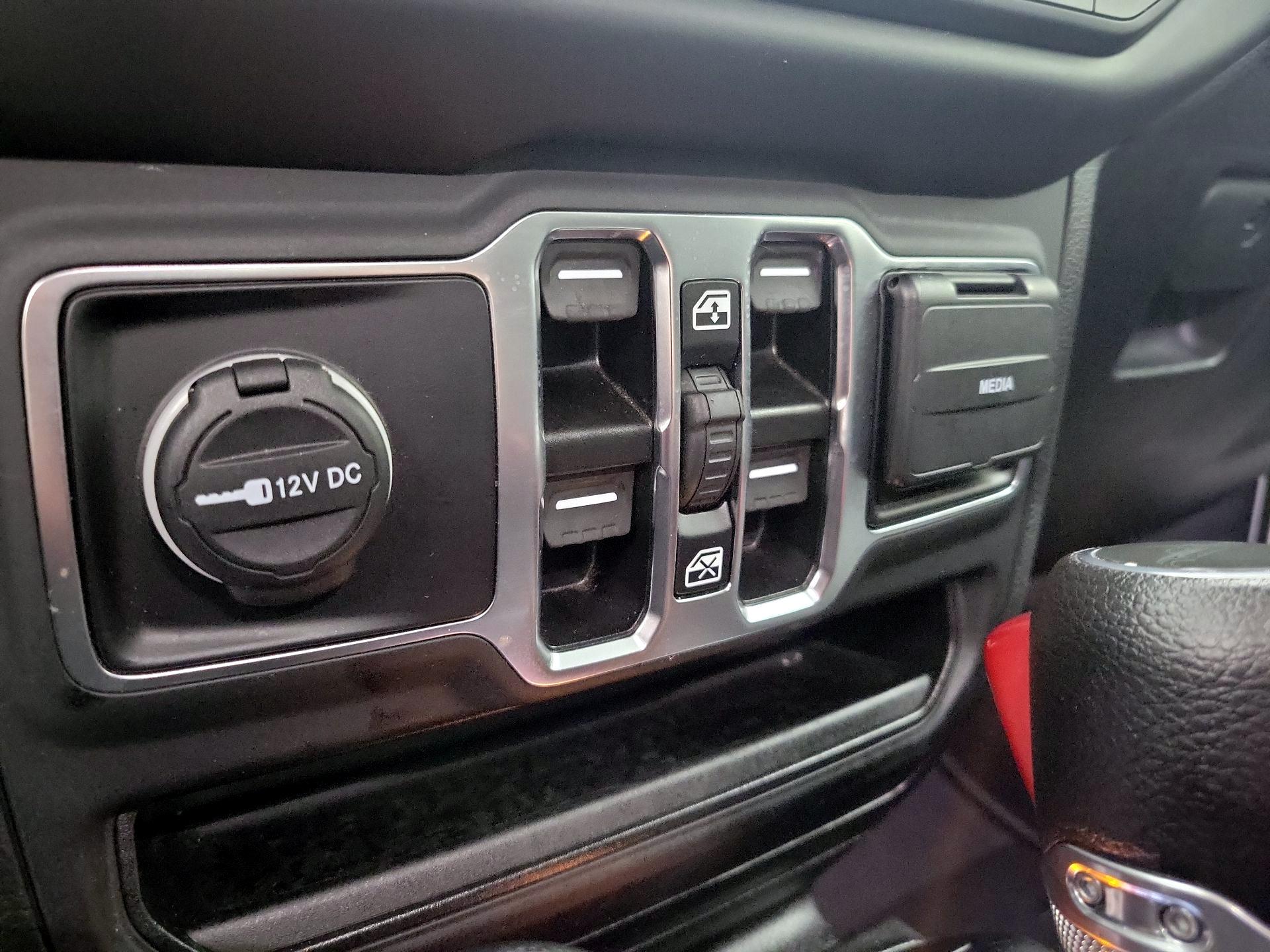 Thumbnail: 2023 Jeep Gladiator - 19