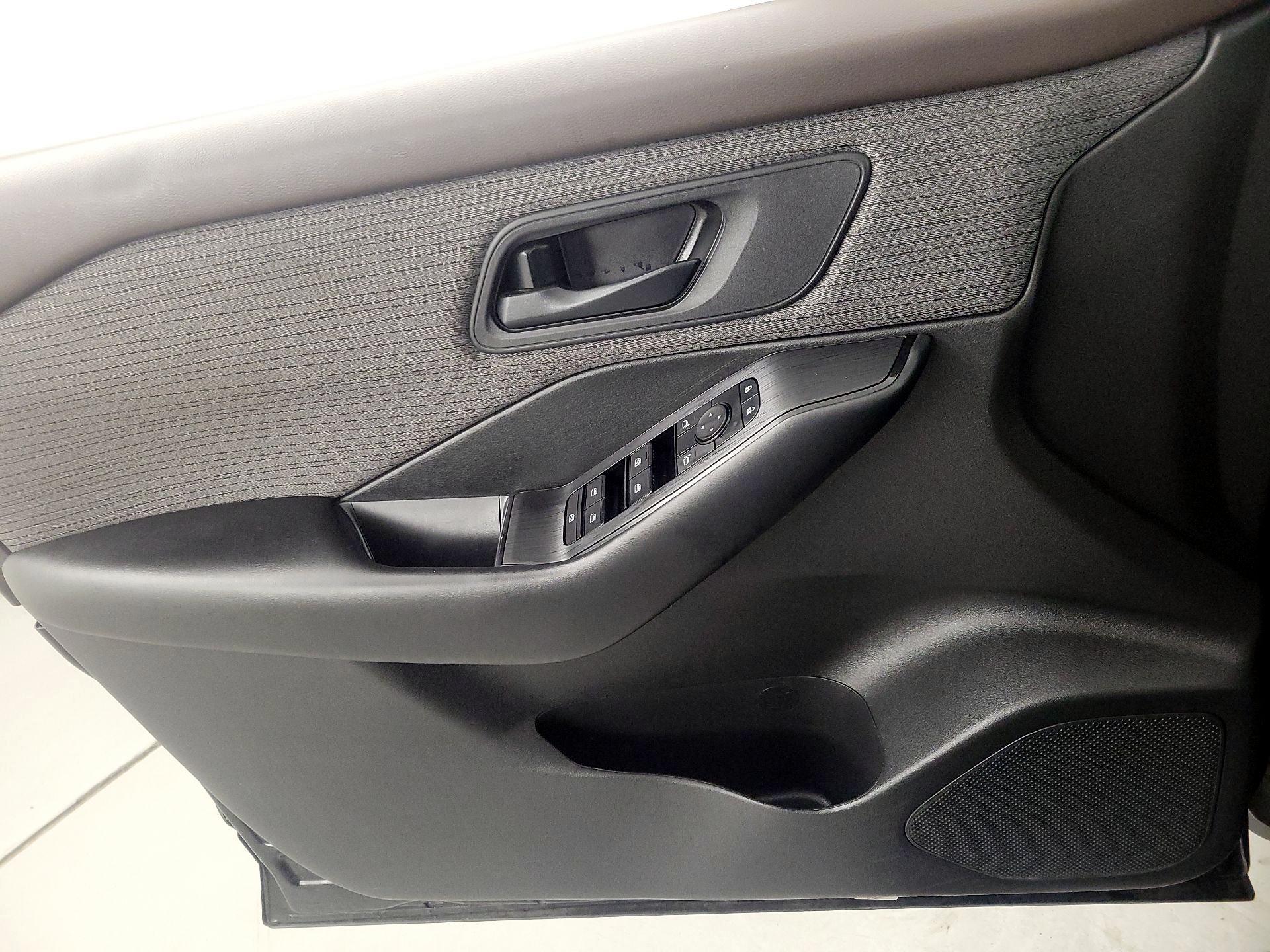 Thumbnail: 2023 Nissan Rogue - 12