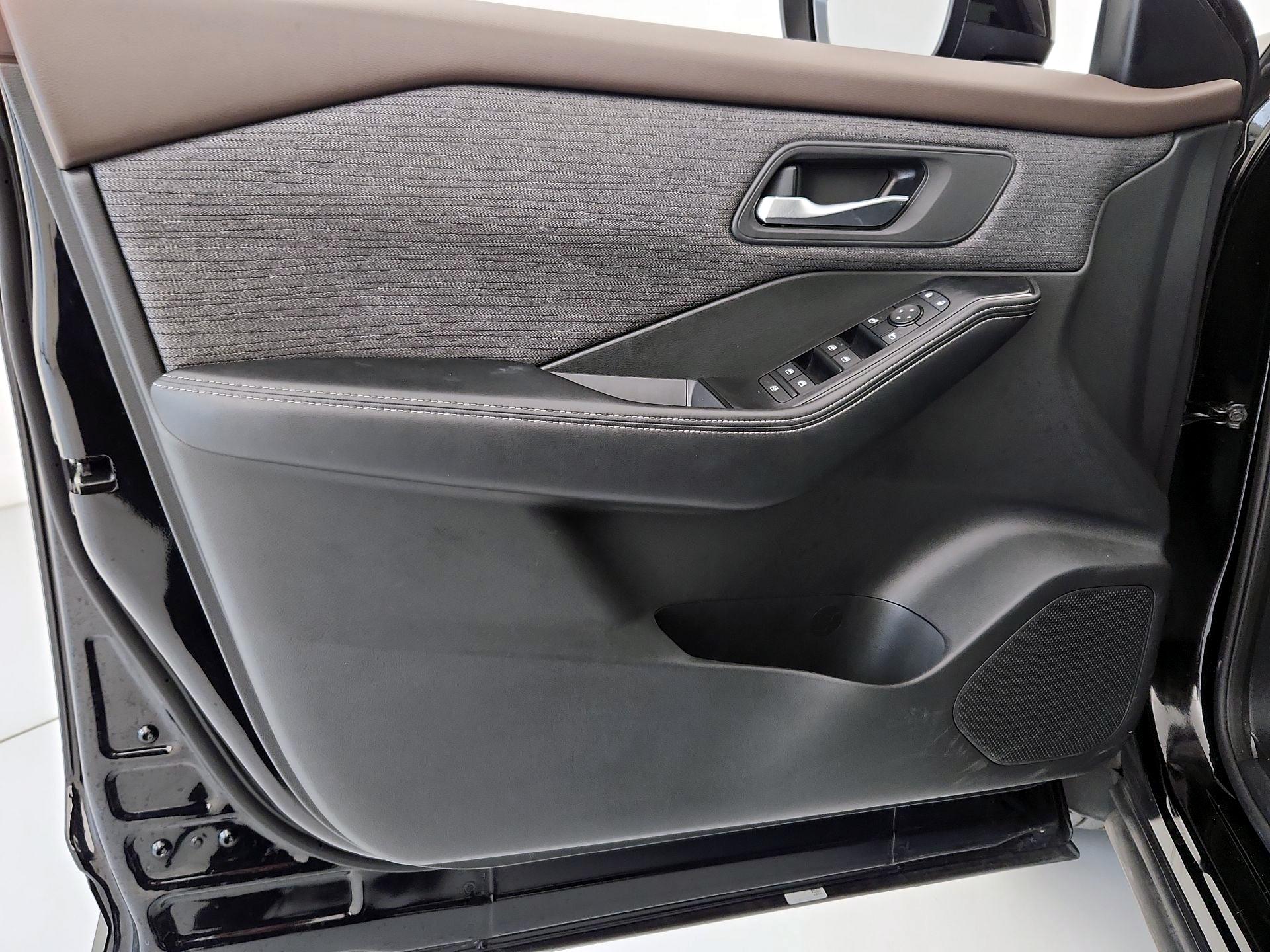 Thumbnail: 2023 Nissan Rogue - 12