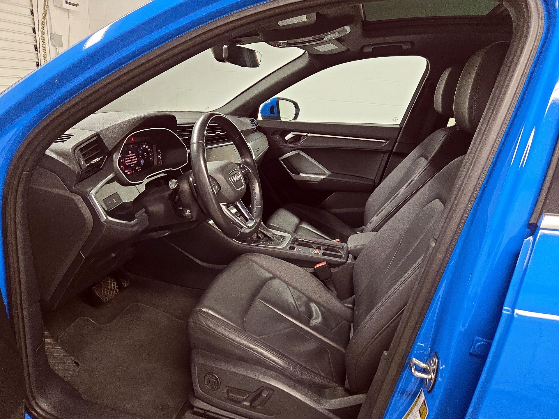 Thumbnail: 2023 Audi Q3 - 11