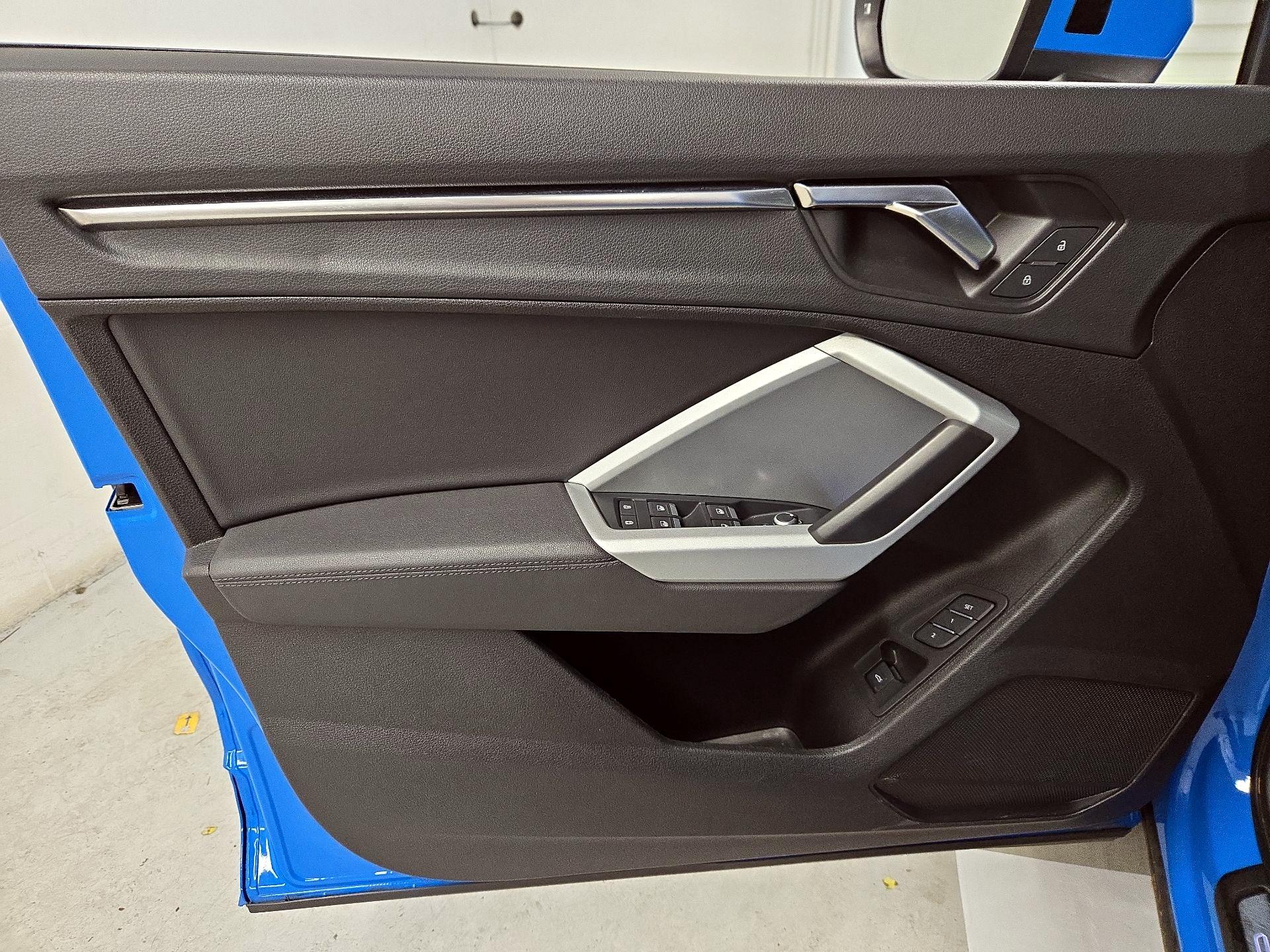 Thumbnail: 2023 Audi Q3 - 12