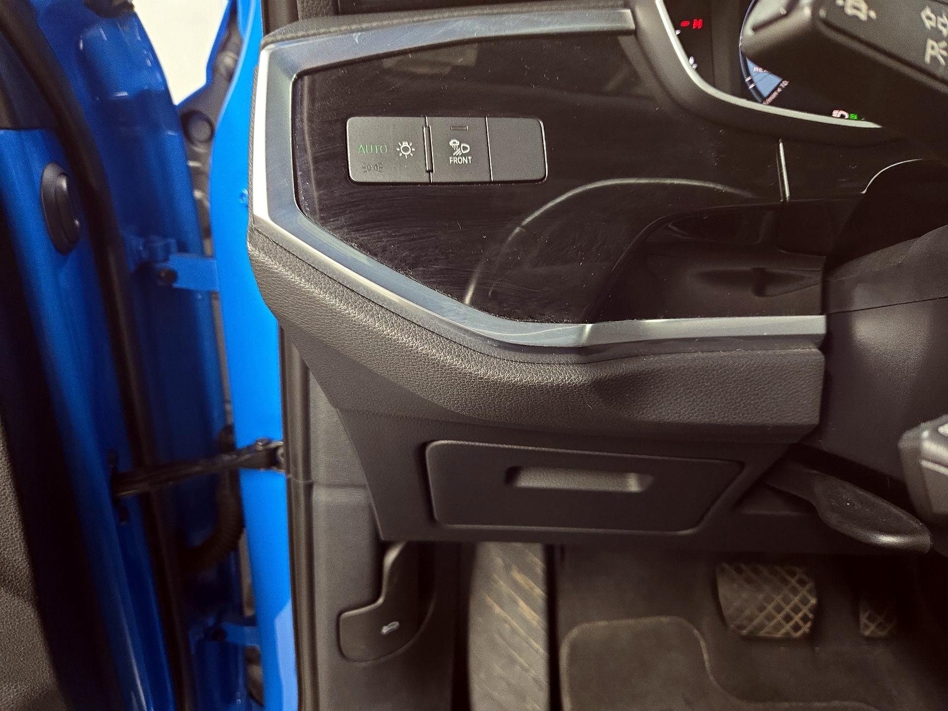 Thumbnail: 2023 Audi Q3 - 13