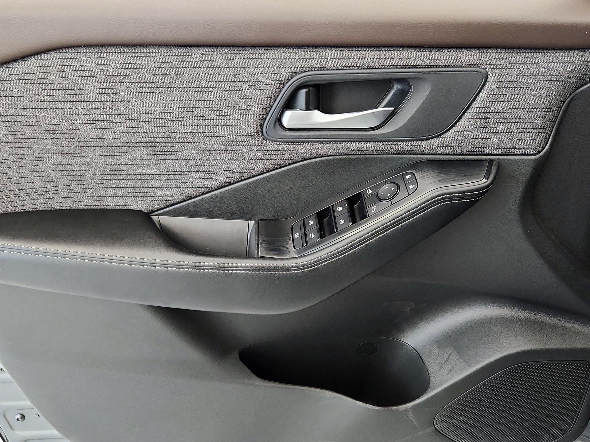 Thumbnail: 2023 Nissan Rogue - 12