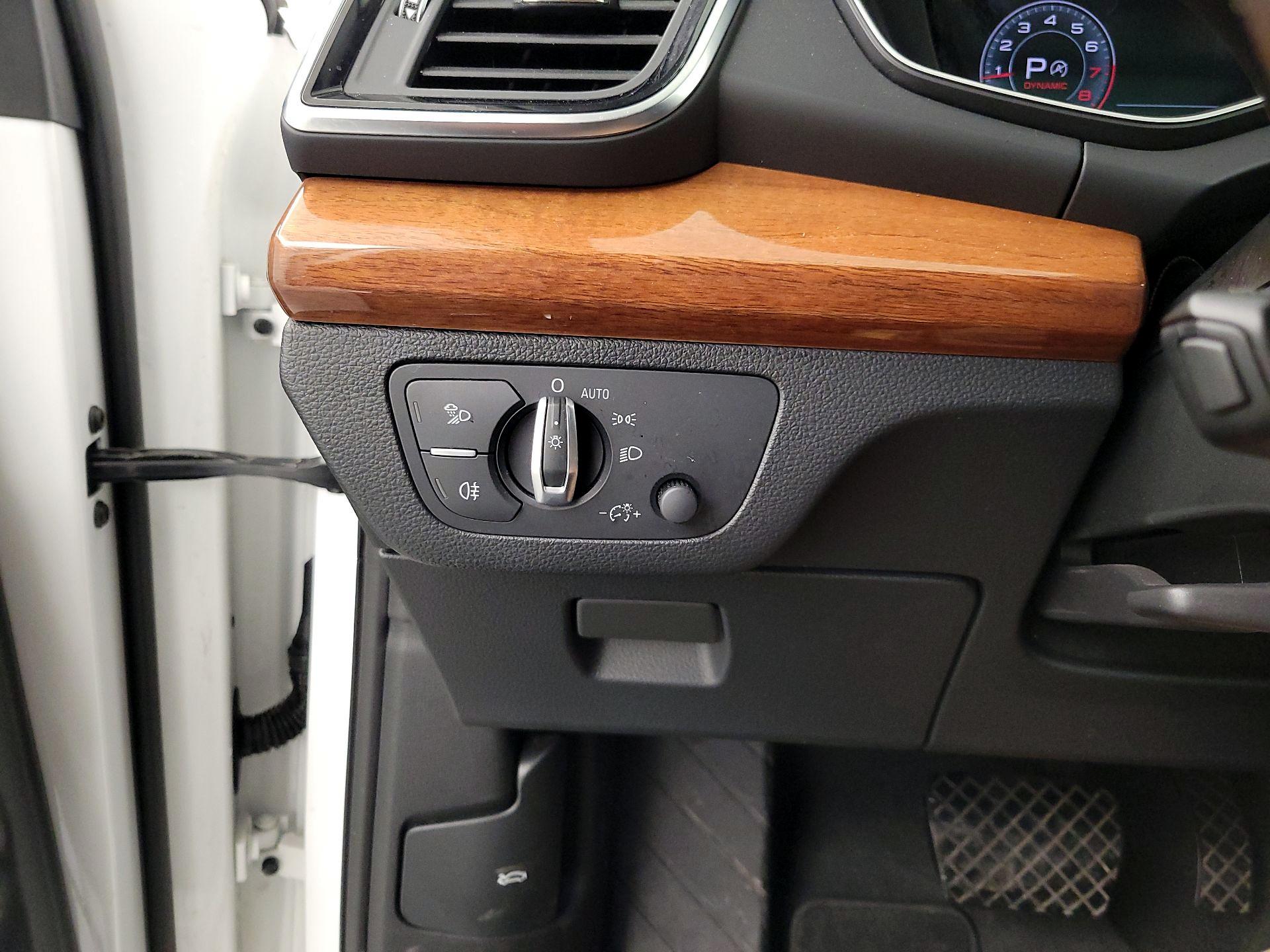 Thumbnail: 2023 Audi Q5 - 13