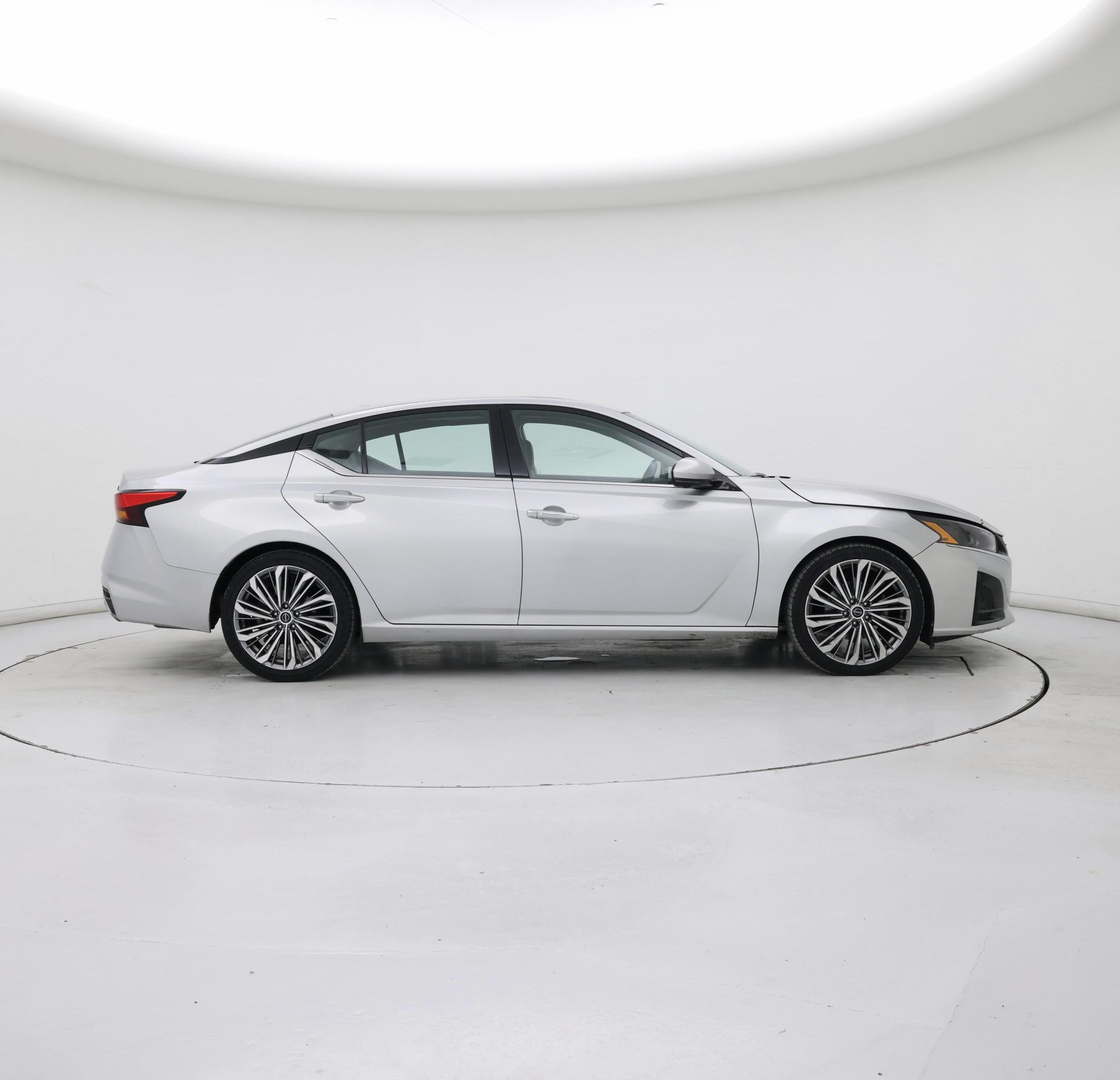 Thumbnail: 2023 Nissan Altima - 7