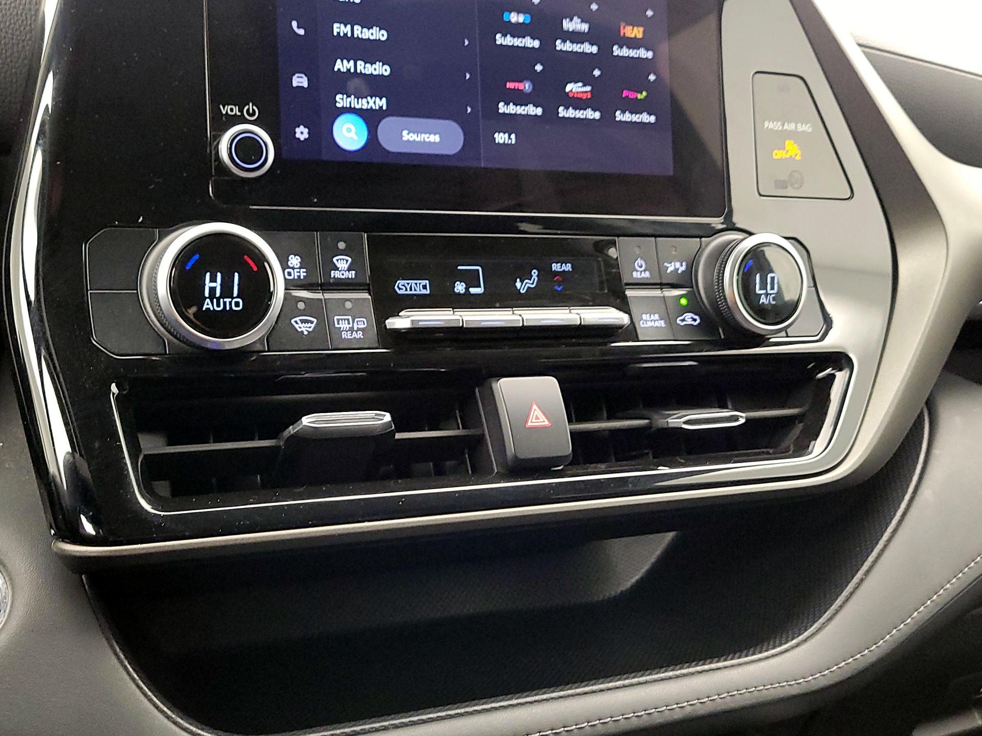 Thumbnail: 2023 Toyota Highlander - 16