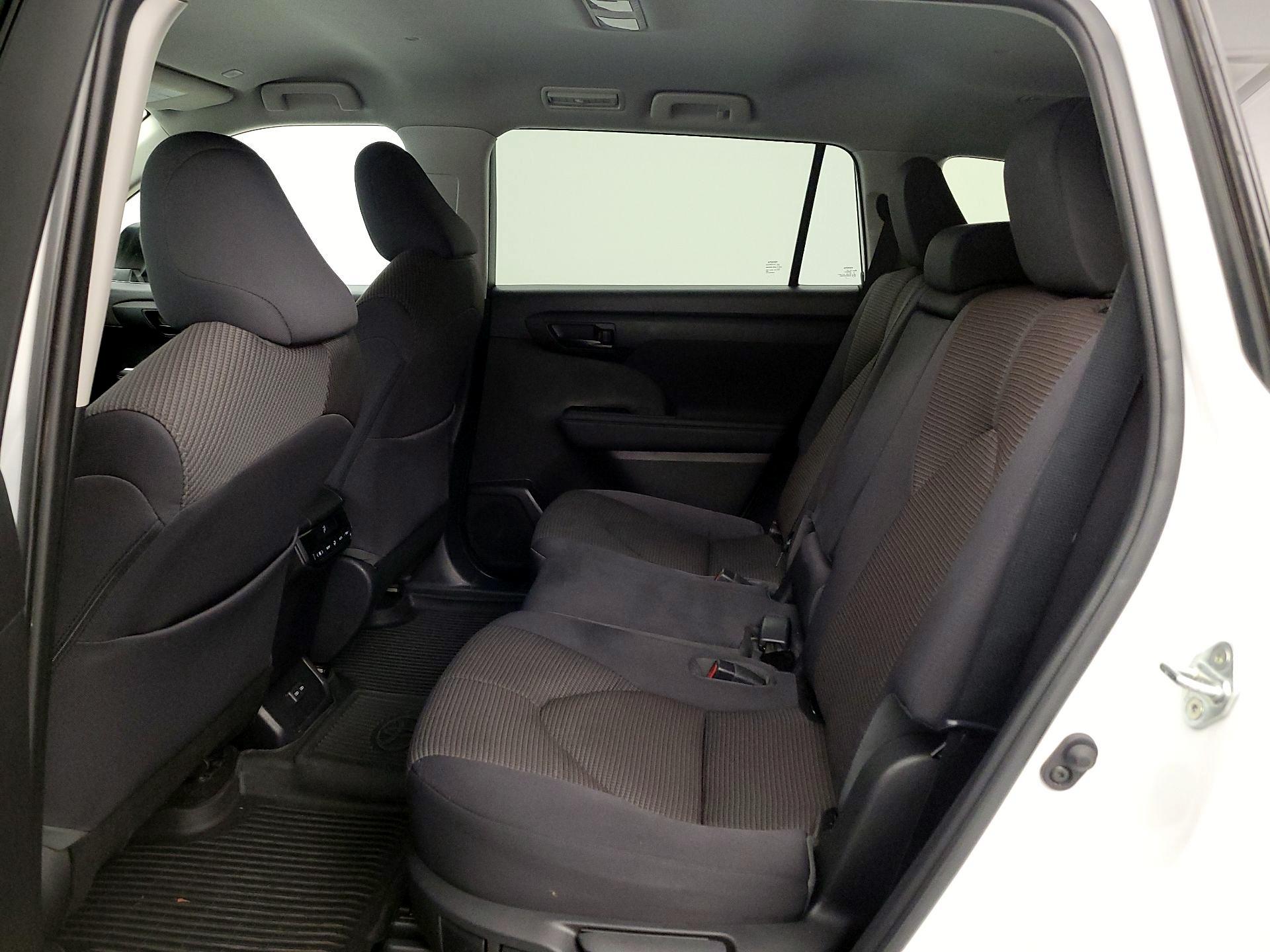 Thumbnail: 2023 Toyota Highlander - 19