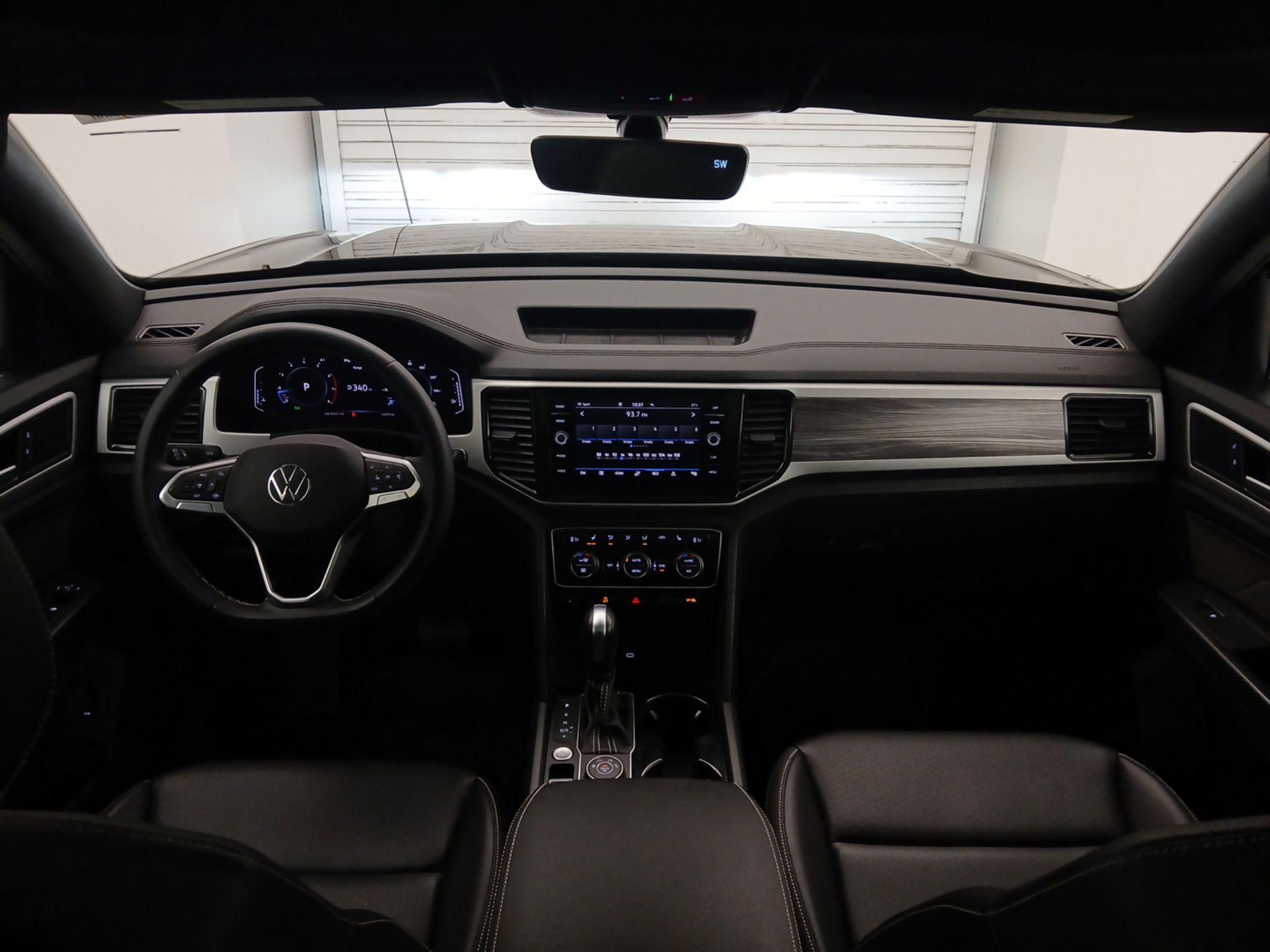 Thumbnail: 2023 Volkswagen Atlas - 9