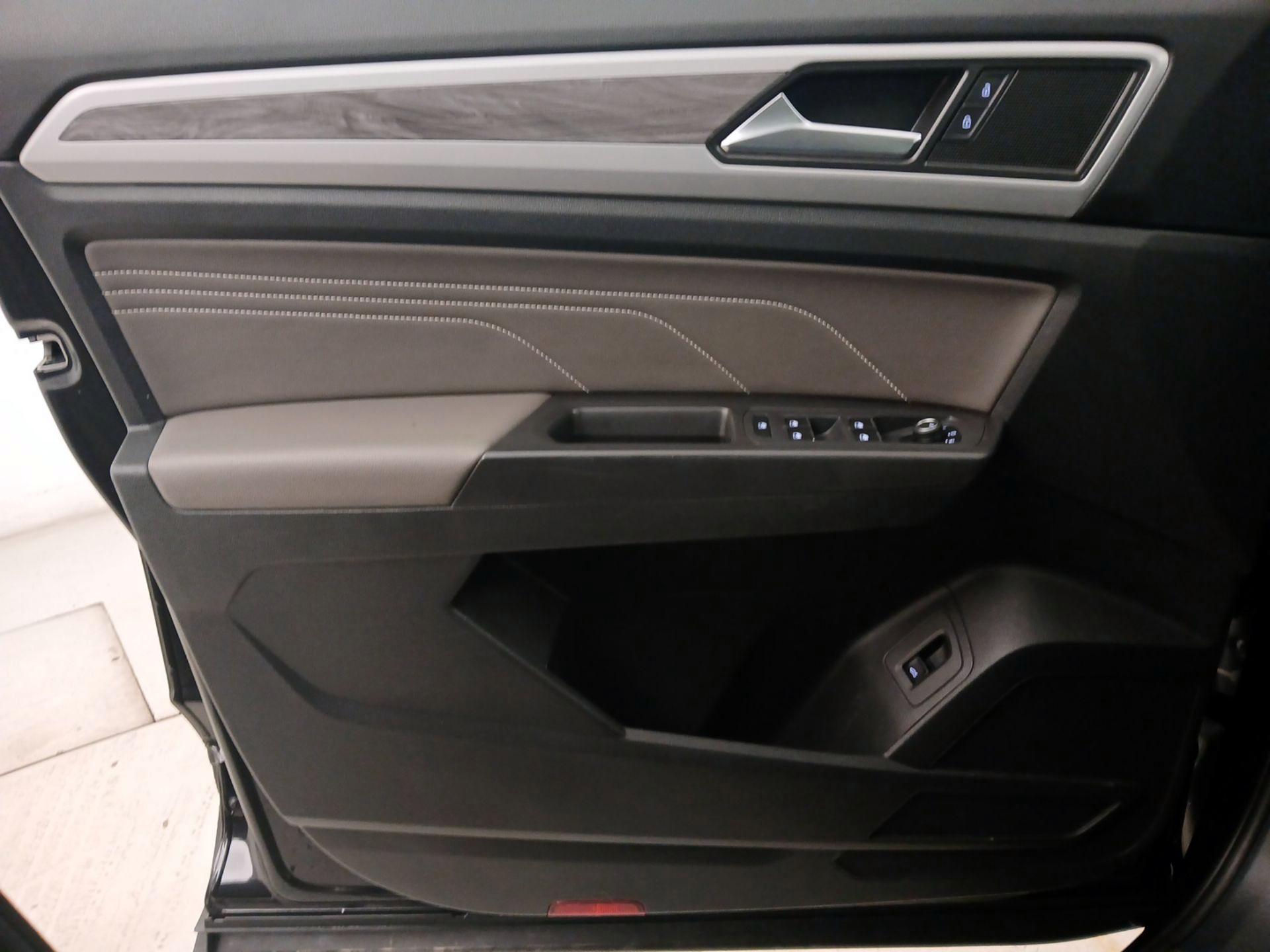 Thumbnail: 2023 Volkswagen Atlas - 12