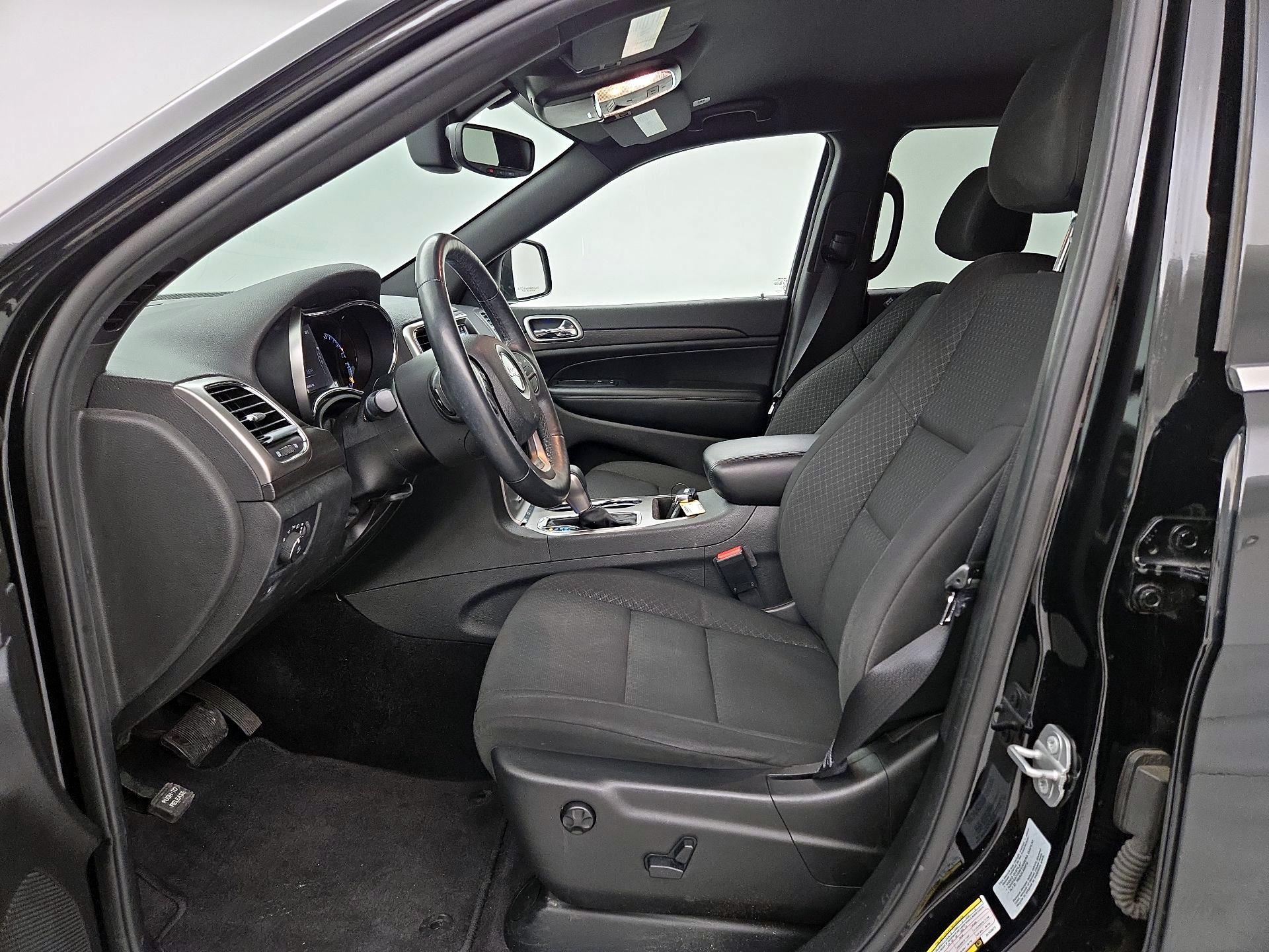 Thumbnail: 2018 Jeep Grand Cherokee - 11