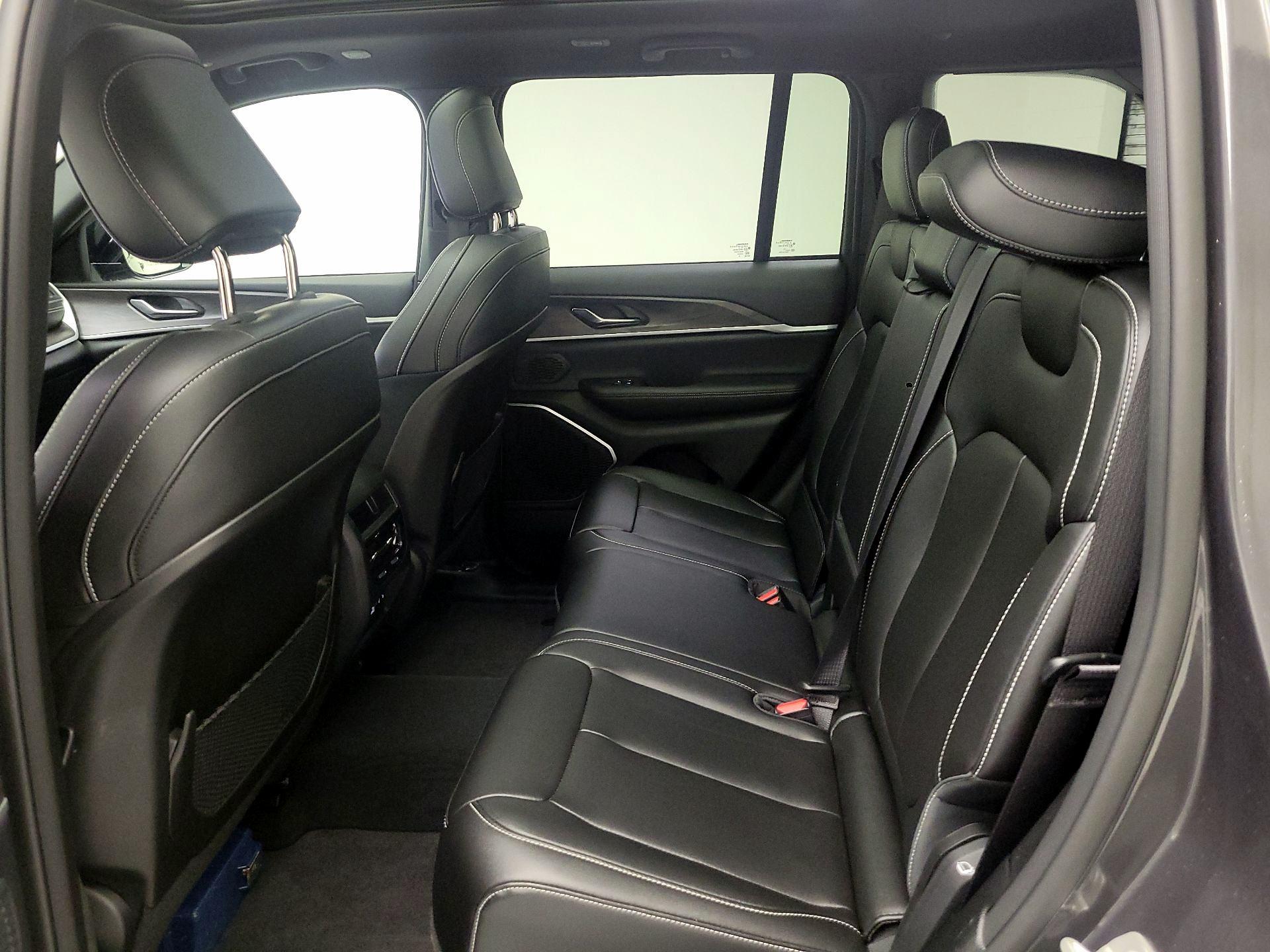 Thumbnail: 2024 Jeep Grand Cherokee - 19