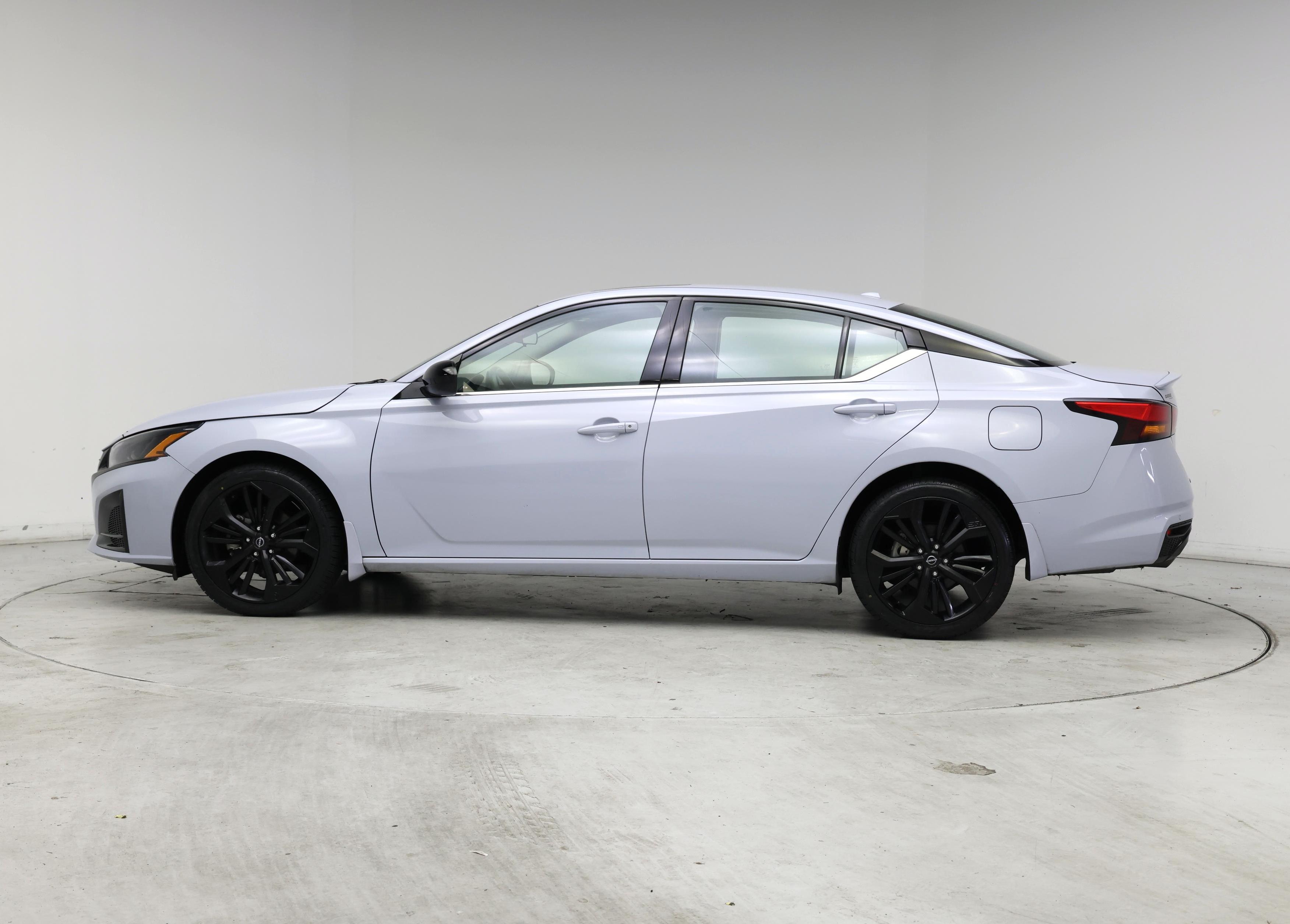 Thumbnail: 2023 Nissan Altima - 3