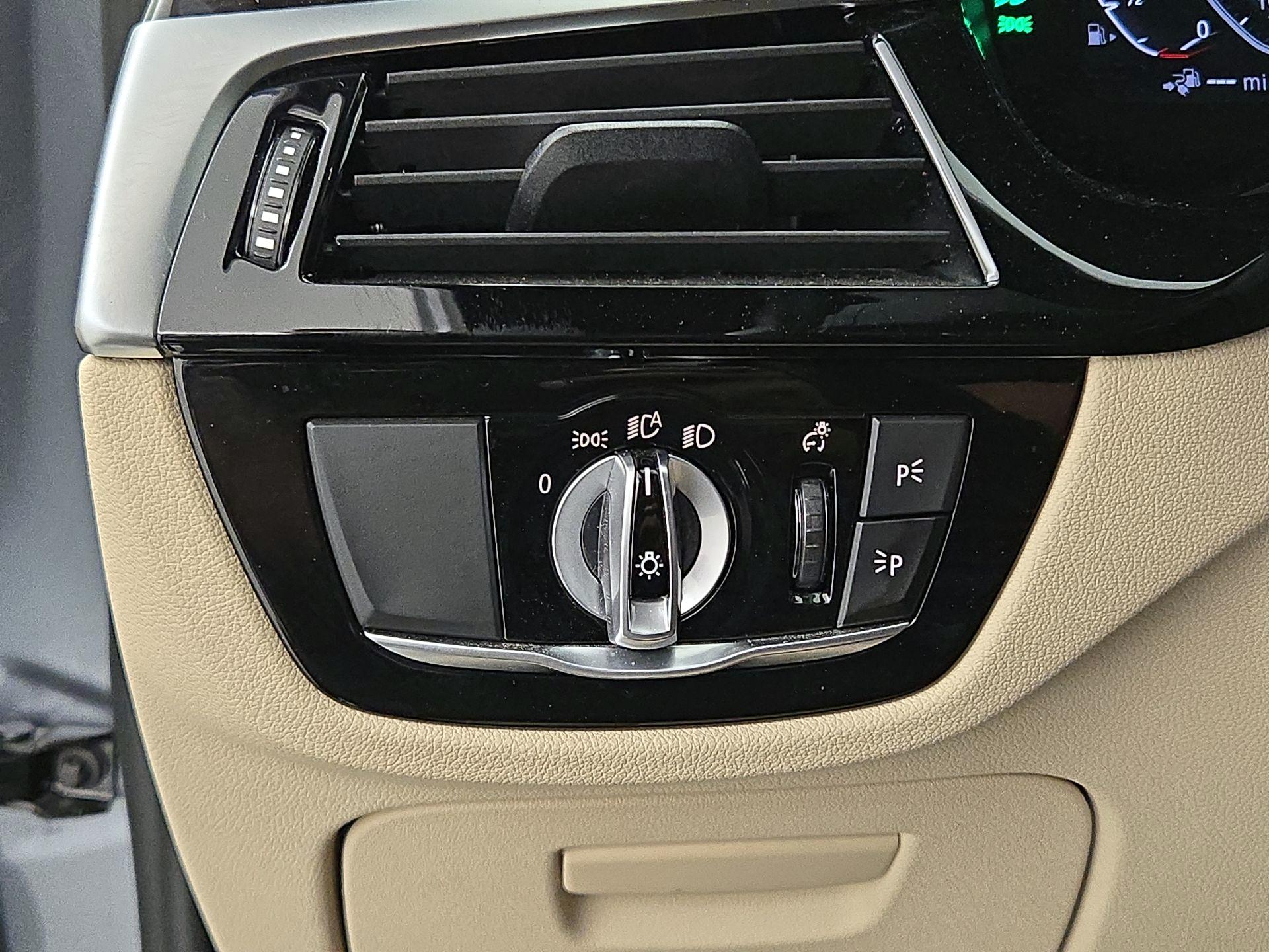 Thumbnail: 2021 BMW 5 Series - 13