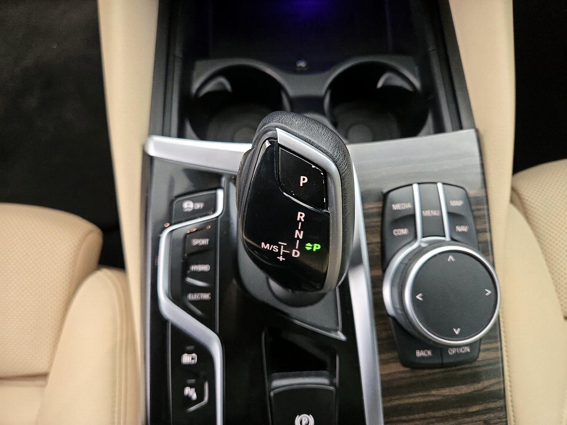 Thumbnail: 2021 BMW 5 Series - 18