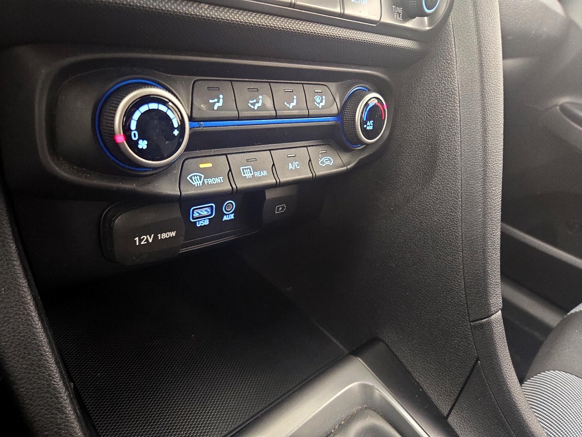 Thumbnail: 2020 Hyundai Veloster - 16