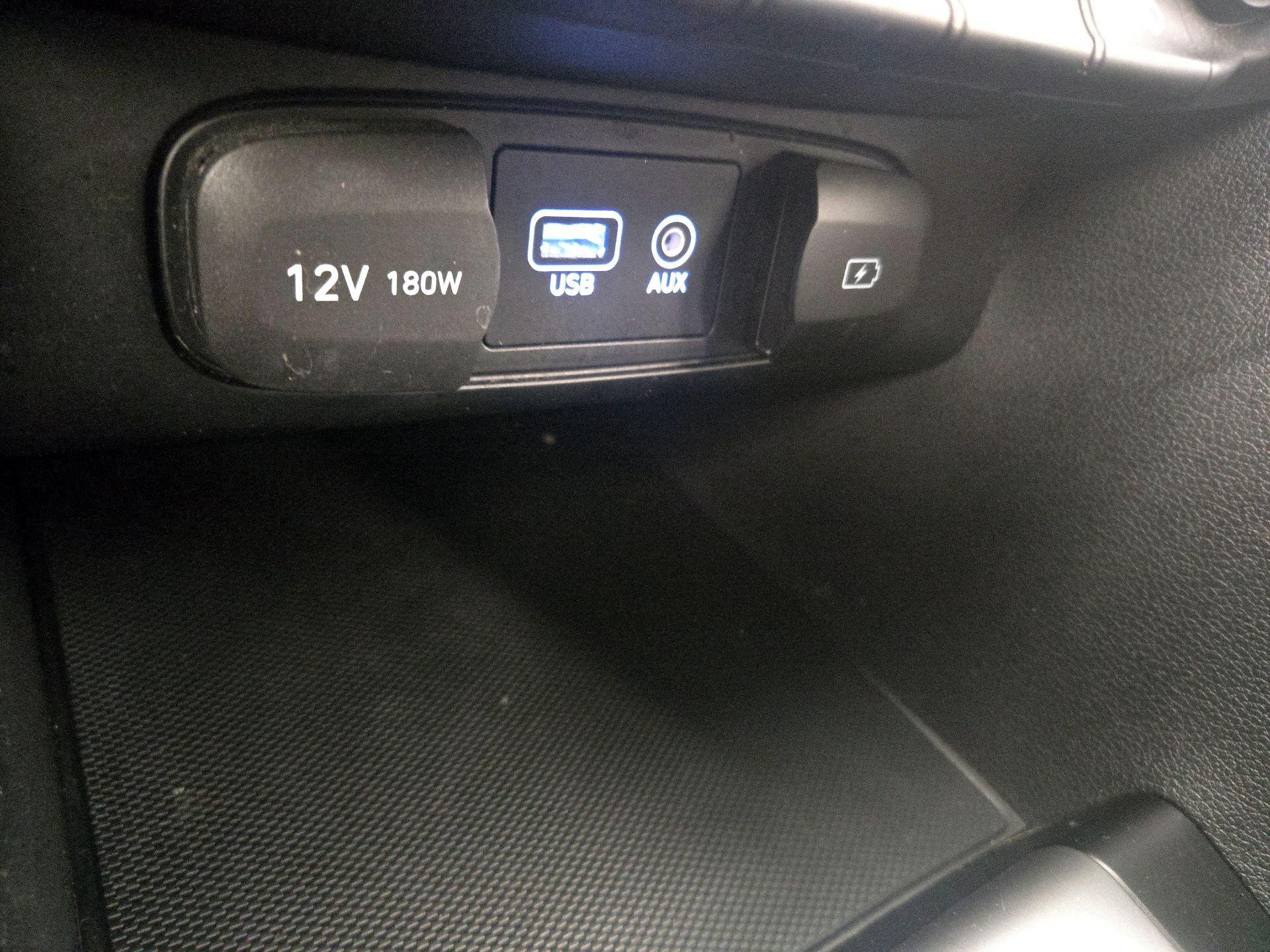 Thumbnail: 2020 Hyundai Veloster - 18