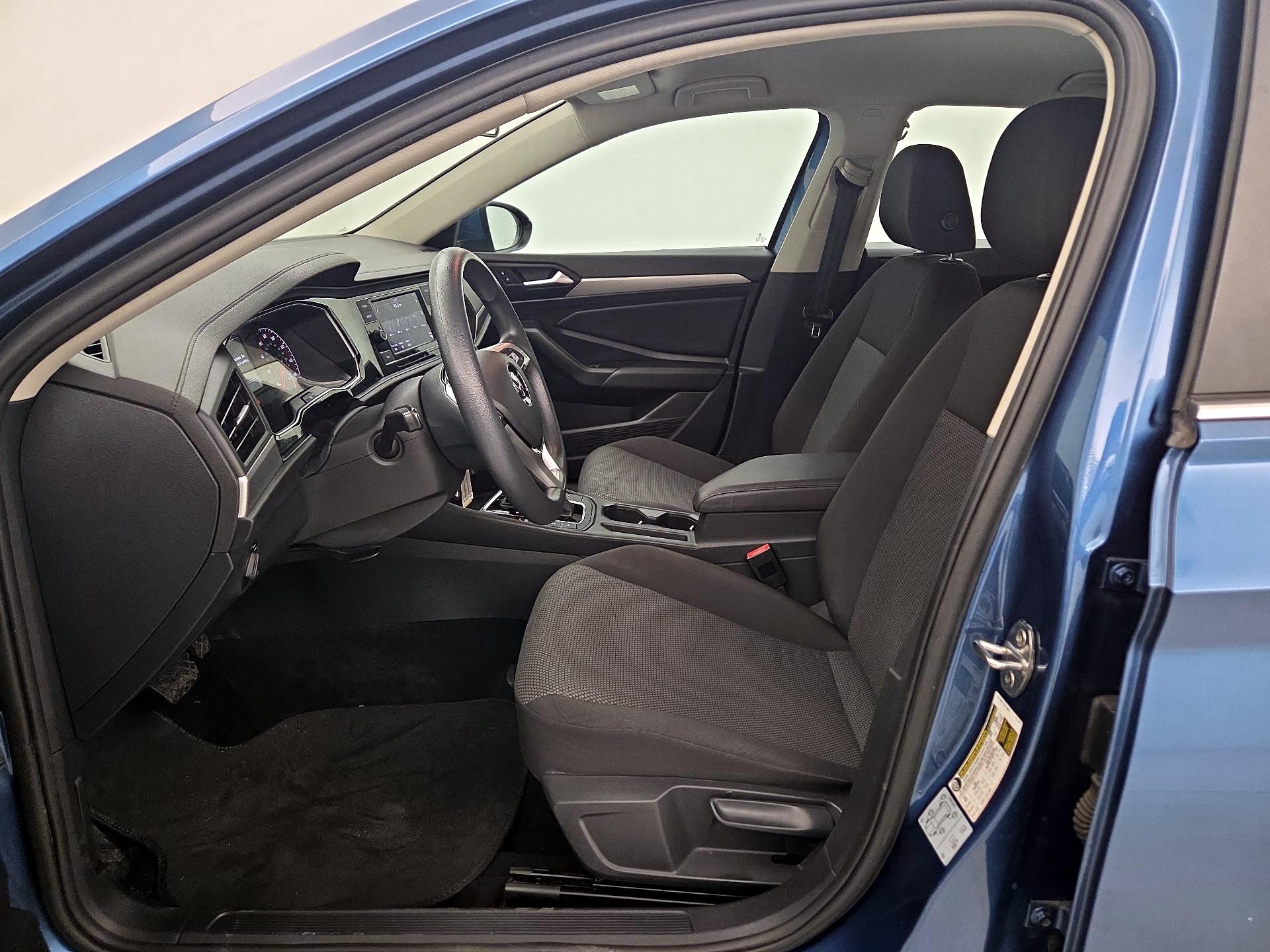 Thumbnail: 2019 Volkswagen Jetta - 11