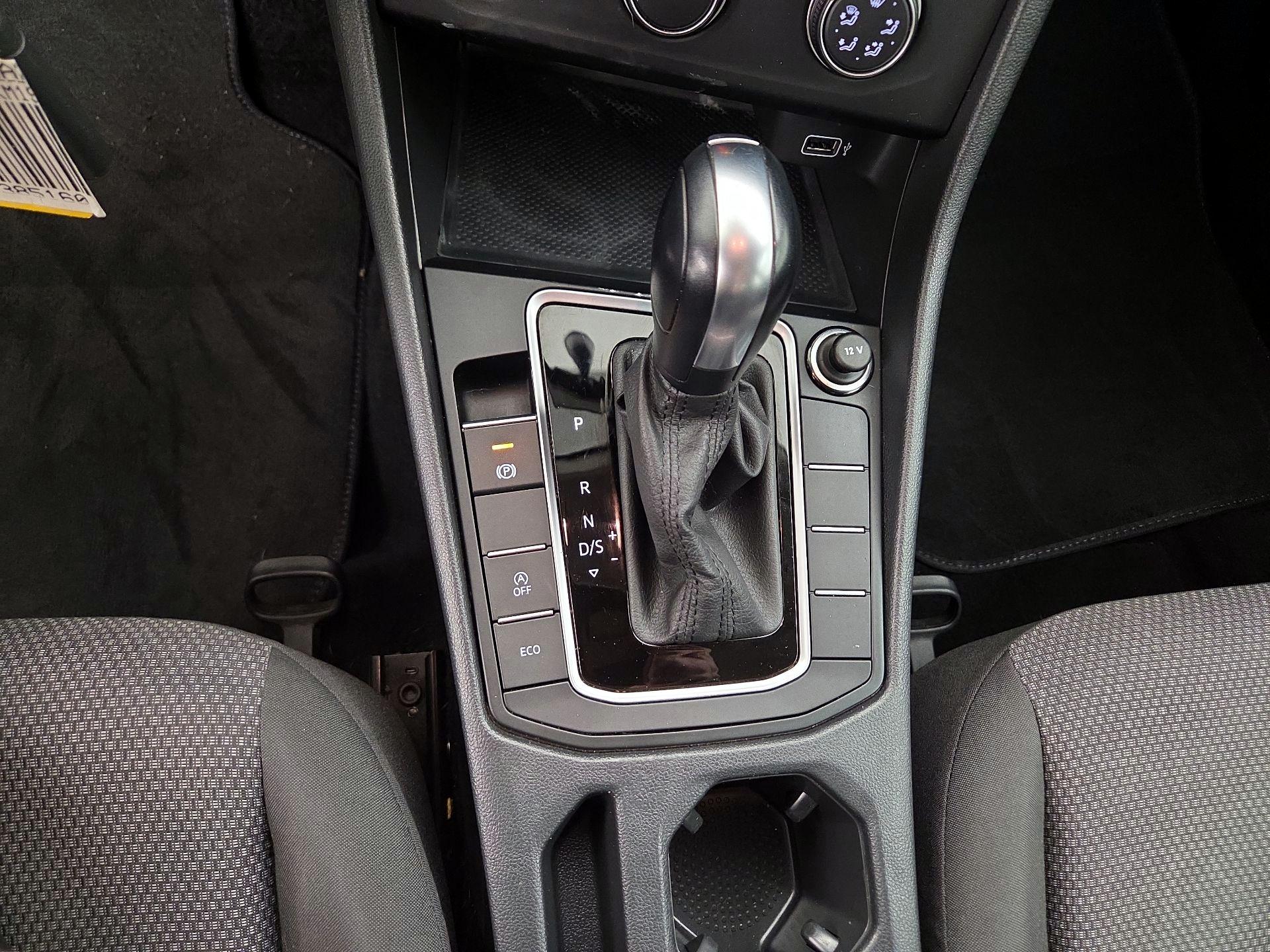 Thumbnail: 2019 Volkswagen Jetta - 17