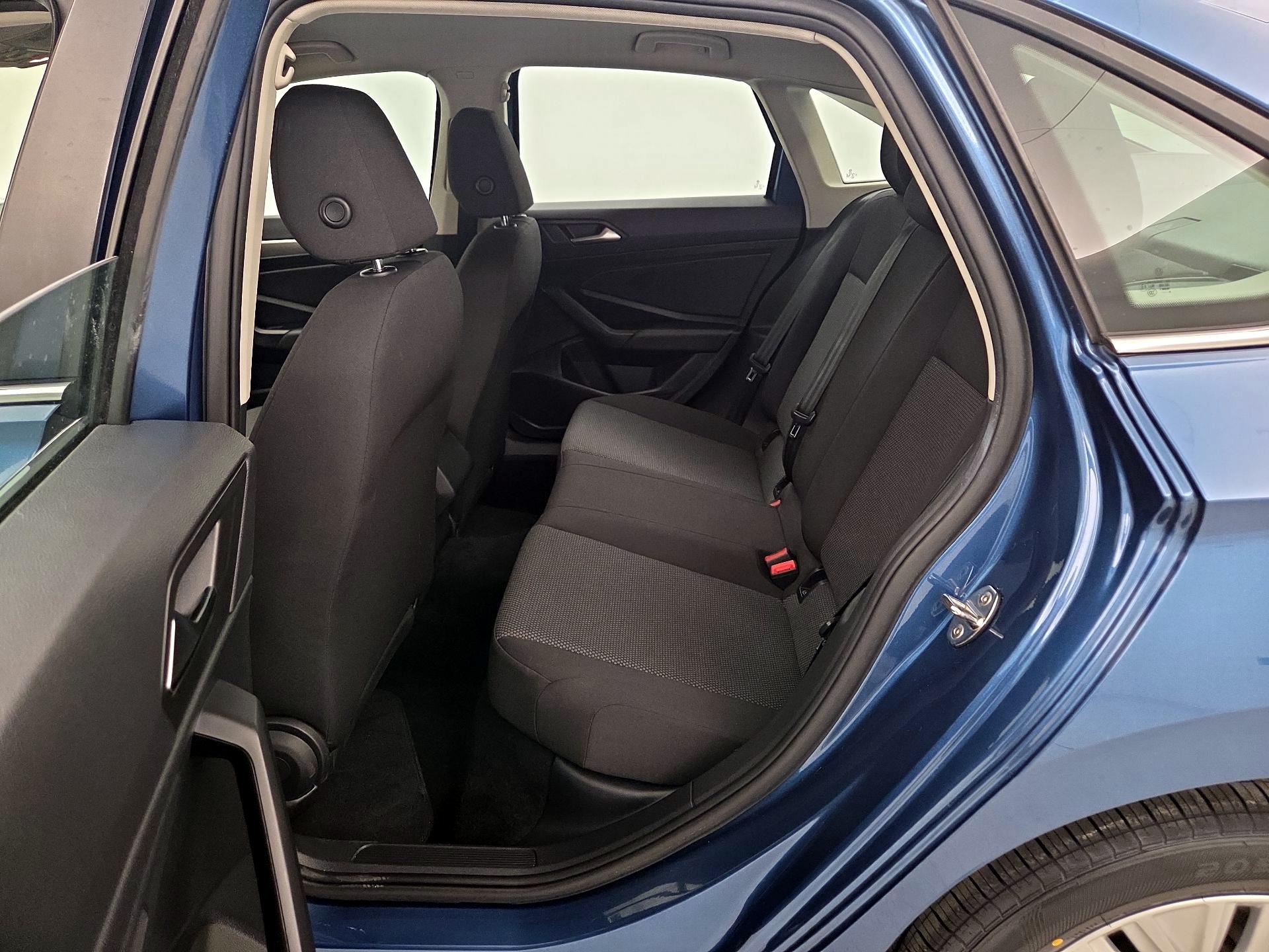 Thumbnail: 2019 Volkswagen Jetta - 19