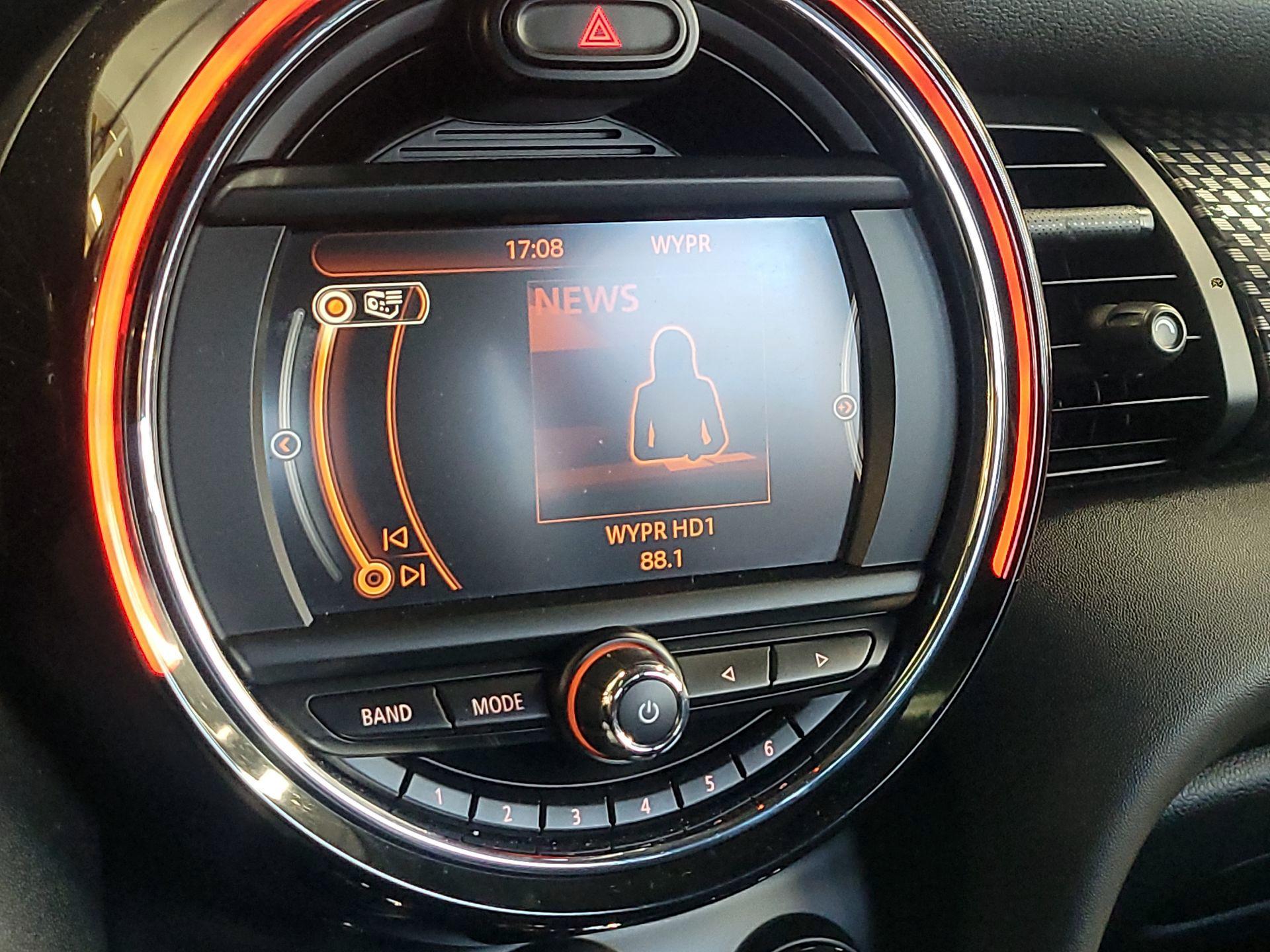 Thumbnail: 2016 MINI Cooper Hardtop - 12