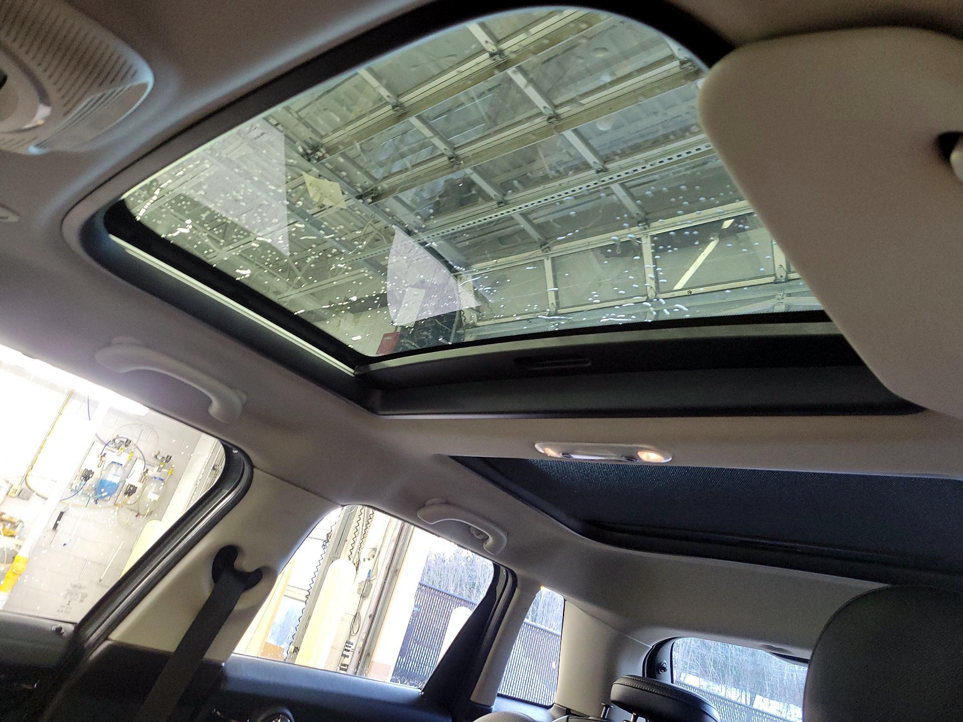 Thumbnail: 2016 MINI Cooper Hardtop - 16