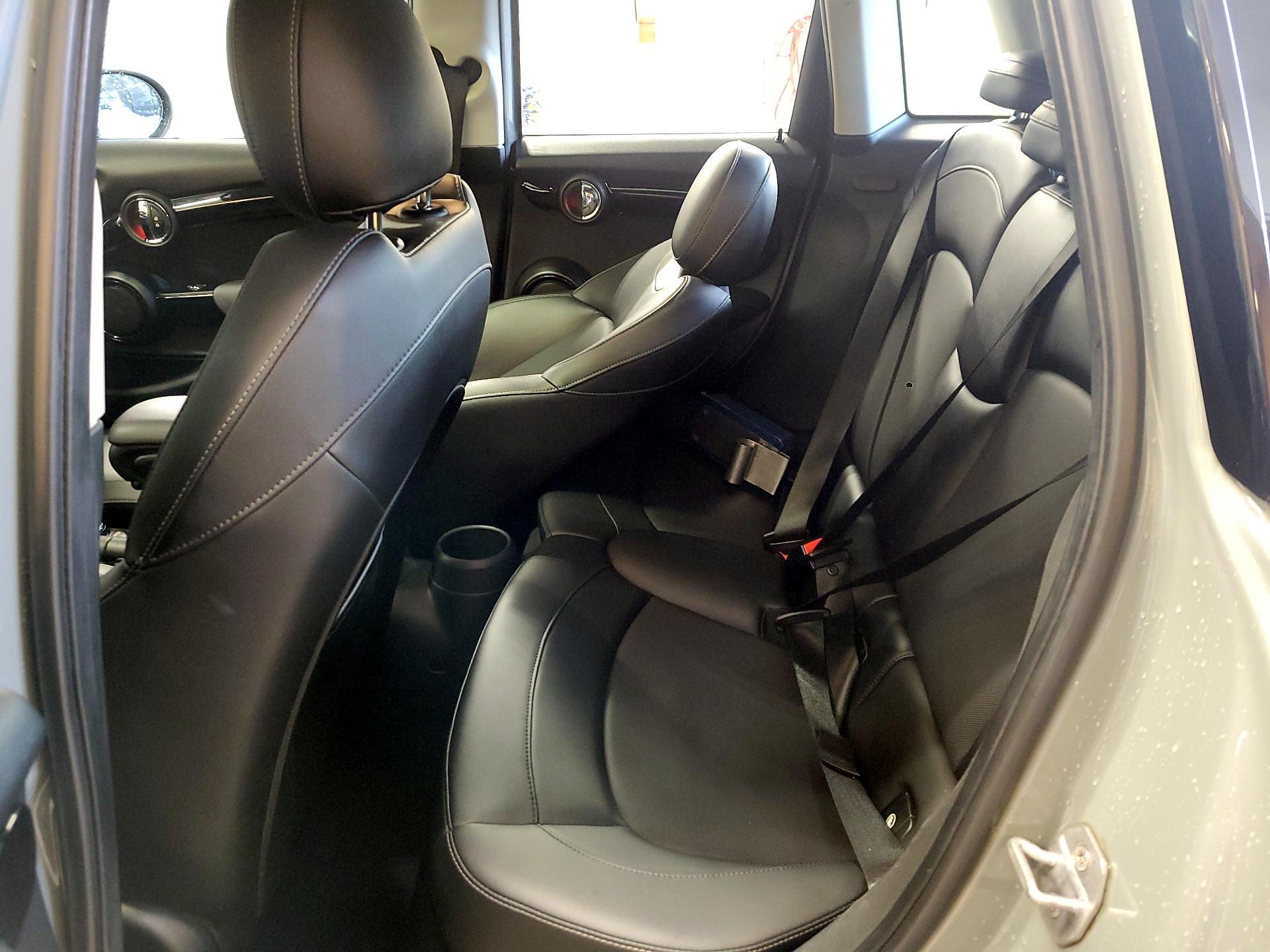 Thumbnail: 2016 MINI Cooper Hardtop - 17