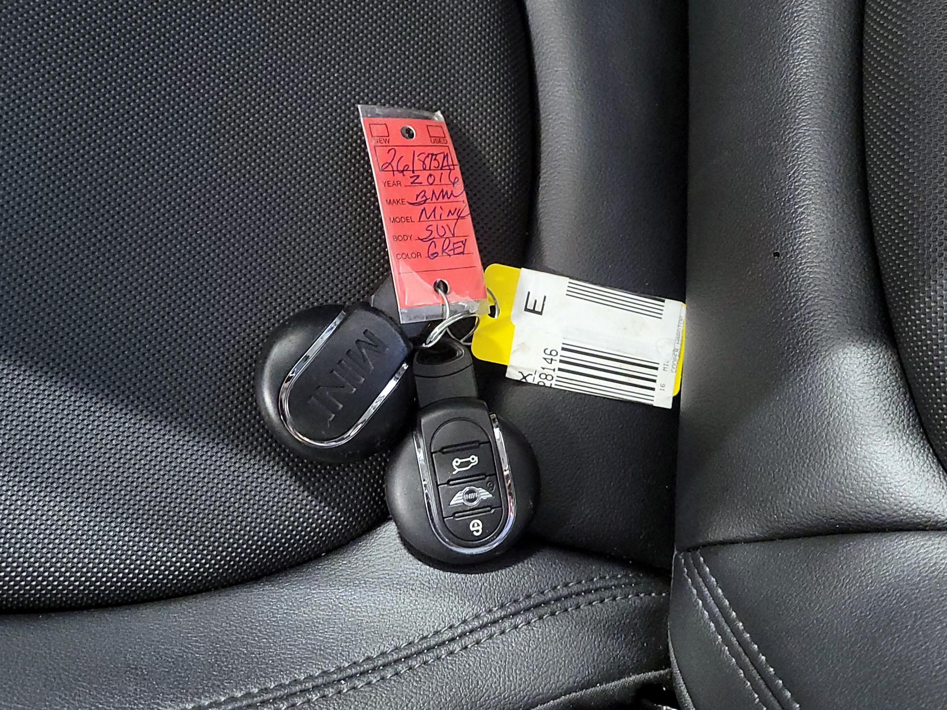 Thumbnail: 2016 MINI Cooper Hardtop - 20