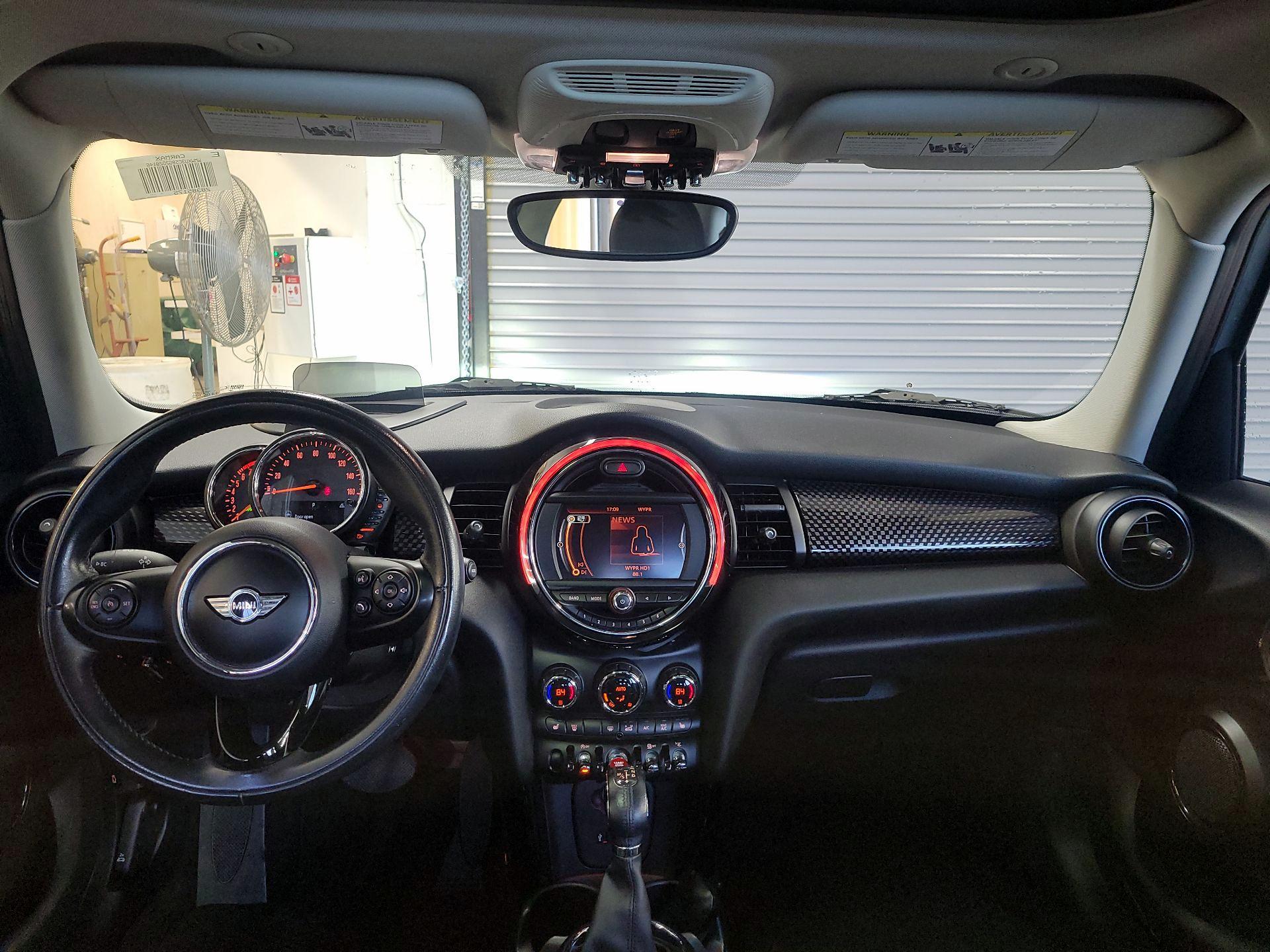 Thumbnail: 2016 MINI Cooper Hardtop - 8