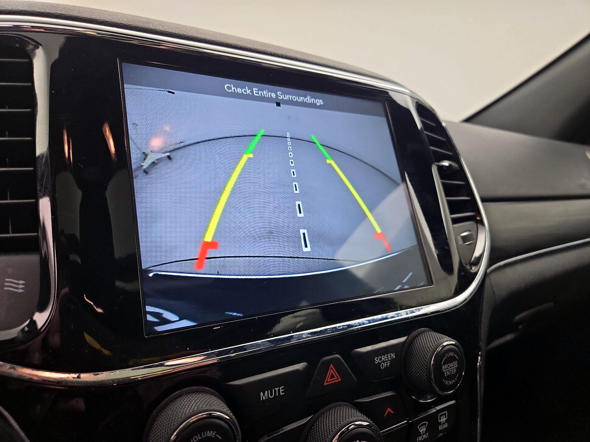 Thumbnail: 2019 Jeep Grand Cherokee - 14