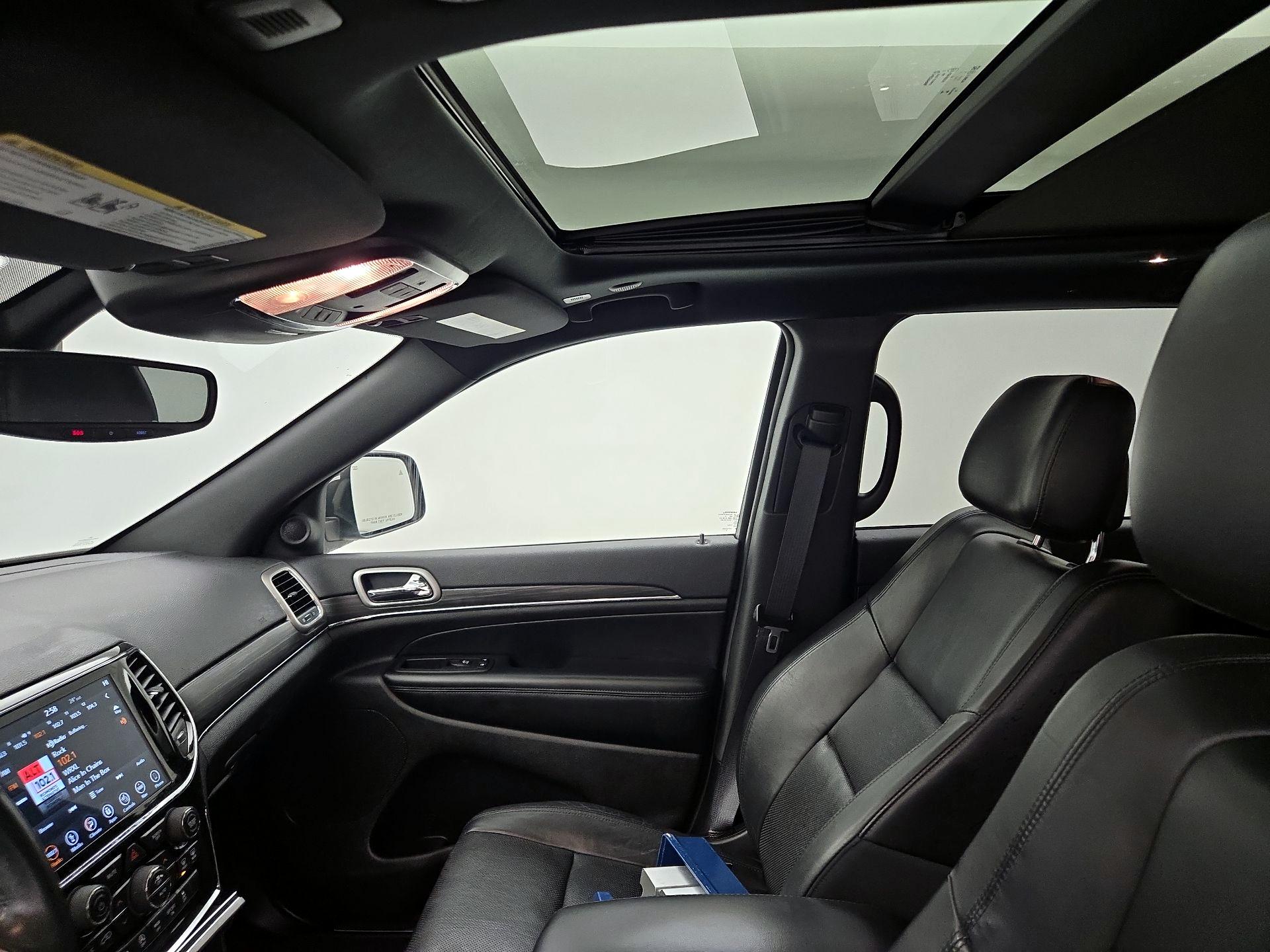 Thumbnail: 2019 Jeep Grand Cherokee - 19