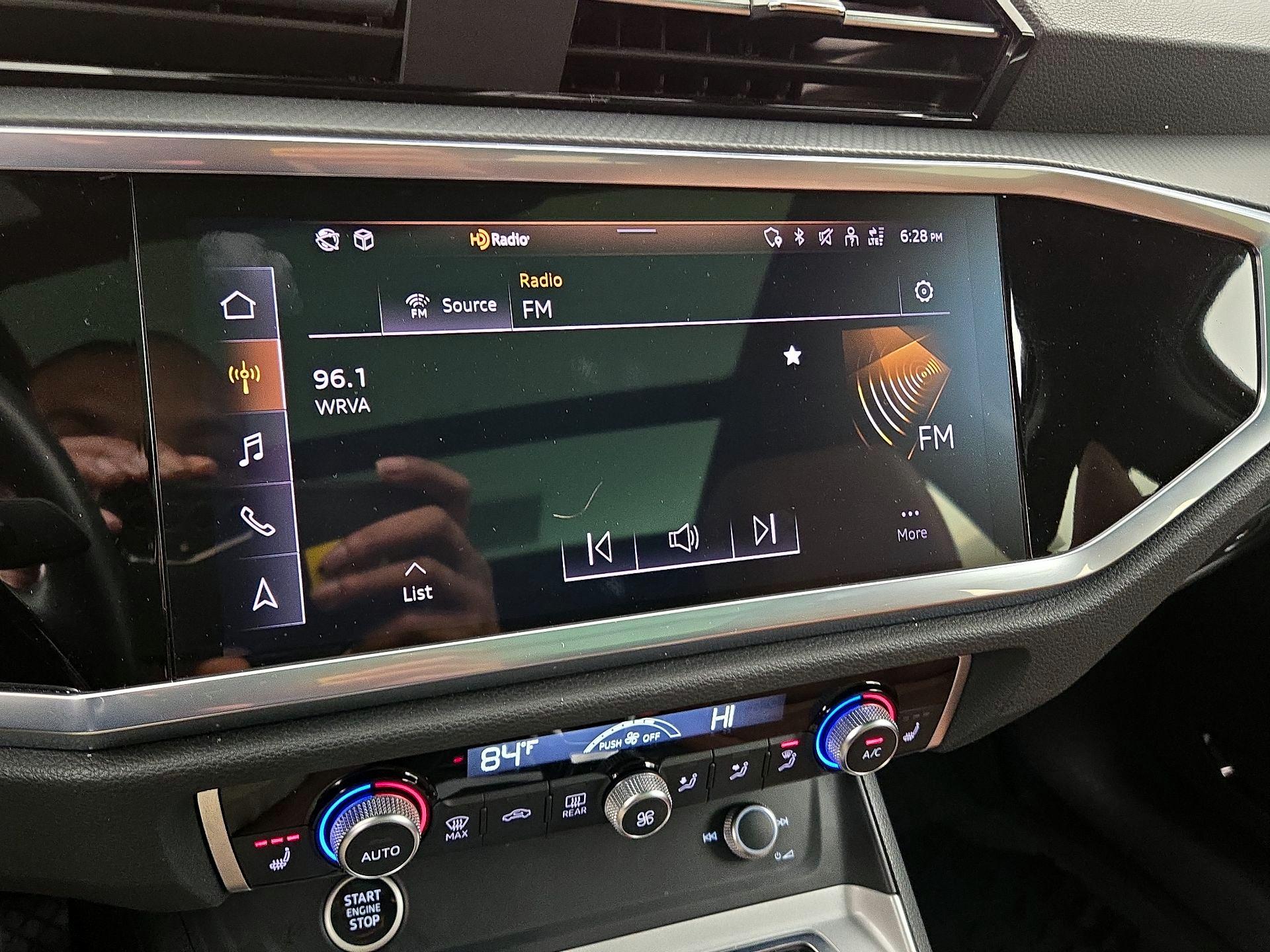 Thumbnail: 2022 Audi Q3 - 16