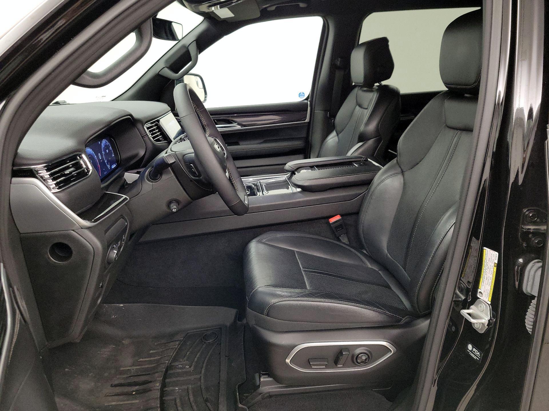 Thumbnail: 2024 Jeep Wagoneer - 11