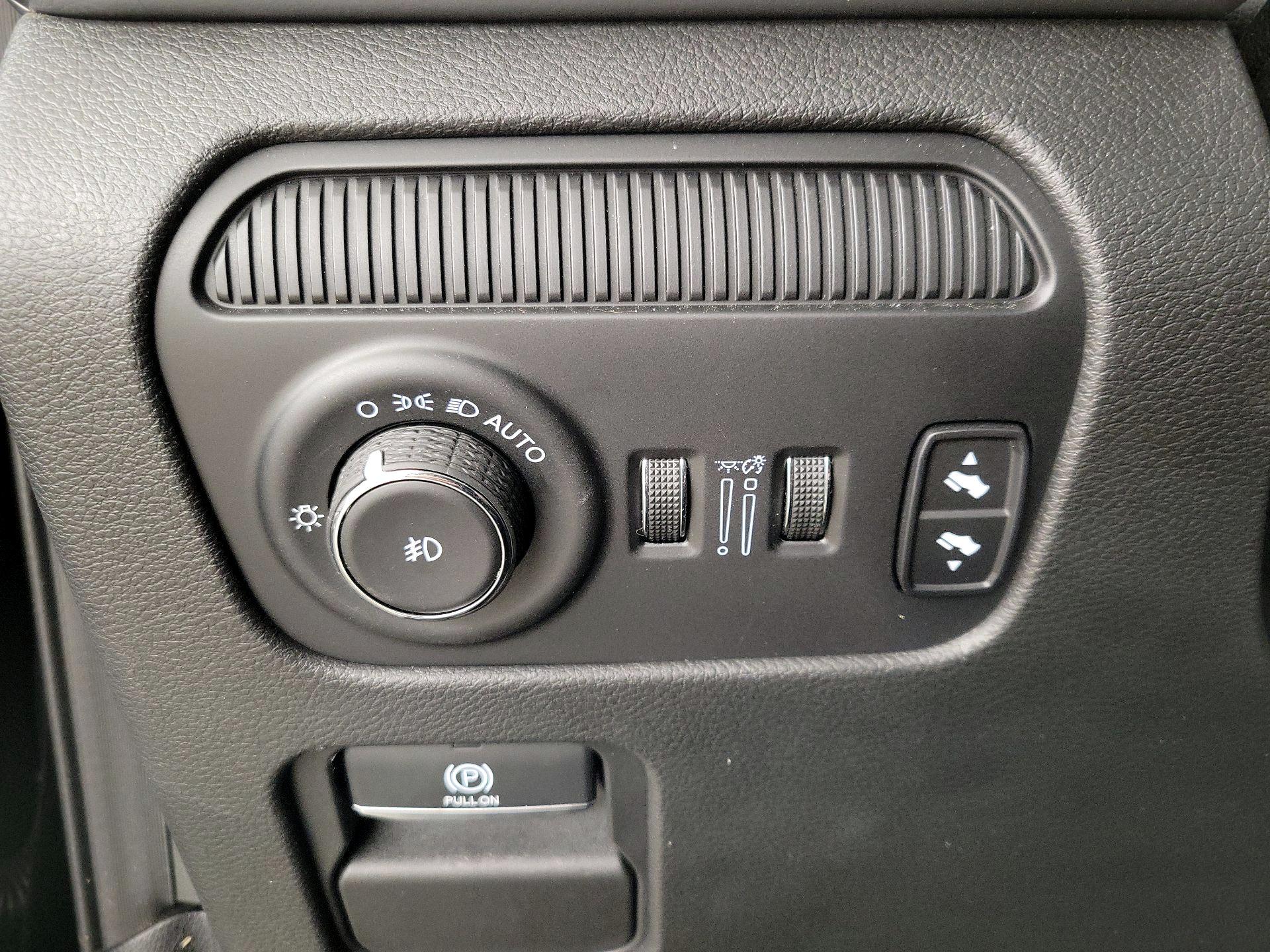 Thumbnail: 2024 Jeep Wagoneer - 13