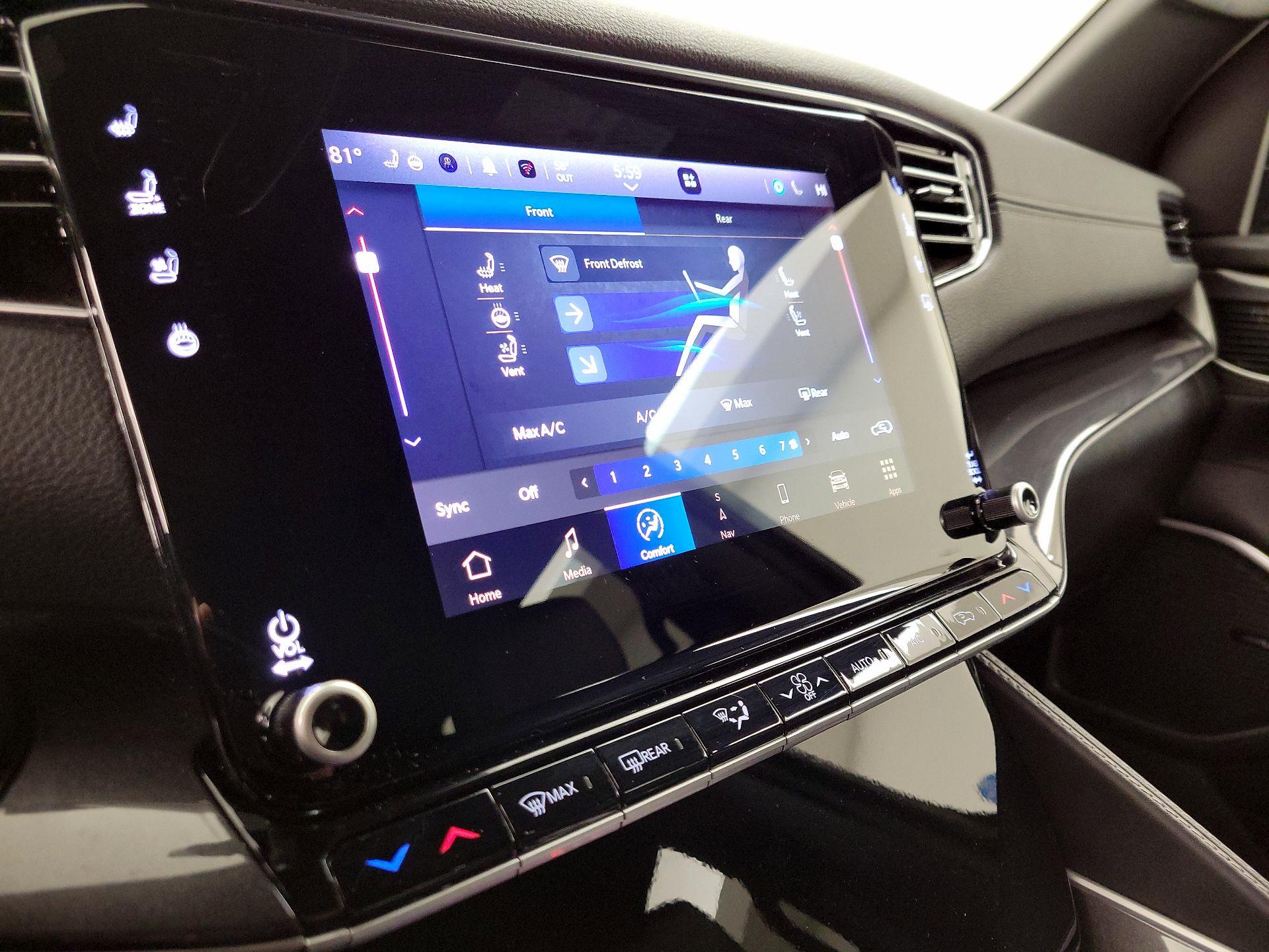 Thumbnail: 2024 Jeep Wagoneer - 17