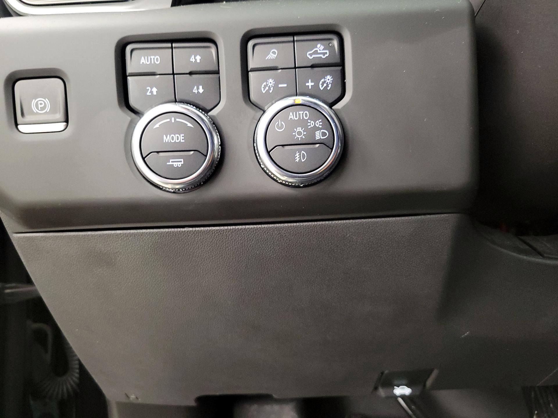 Thumbnail: 2024 GMC Sierra 1500 - 13