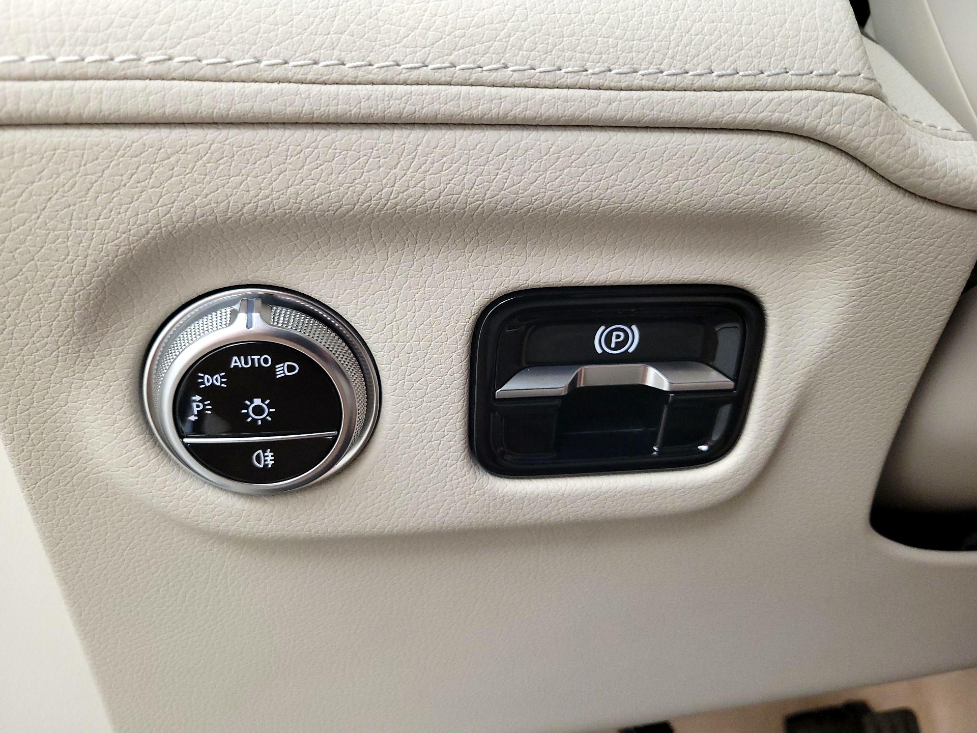 Thumbnail: 2022 Mercedes-Benz EQS - 13