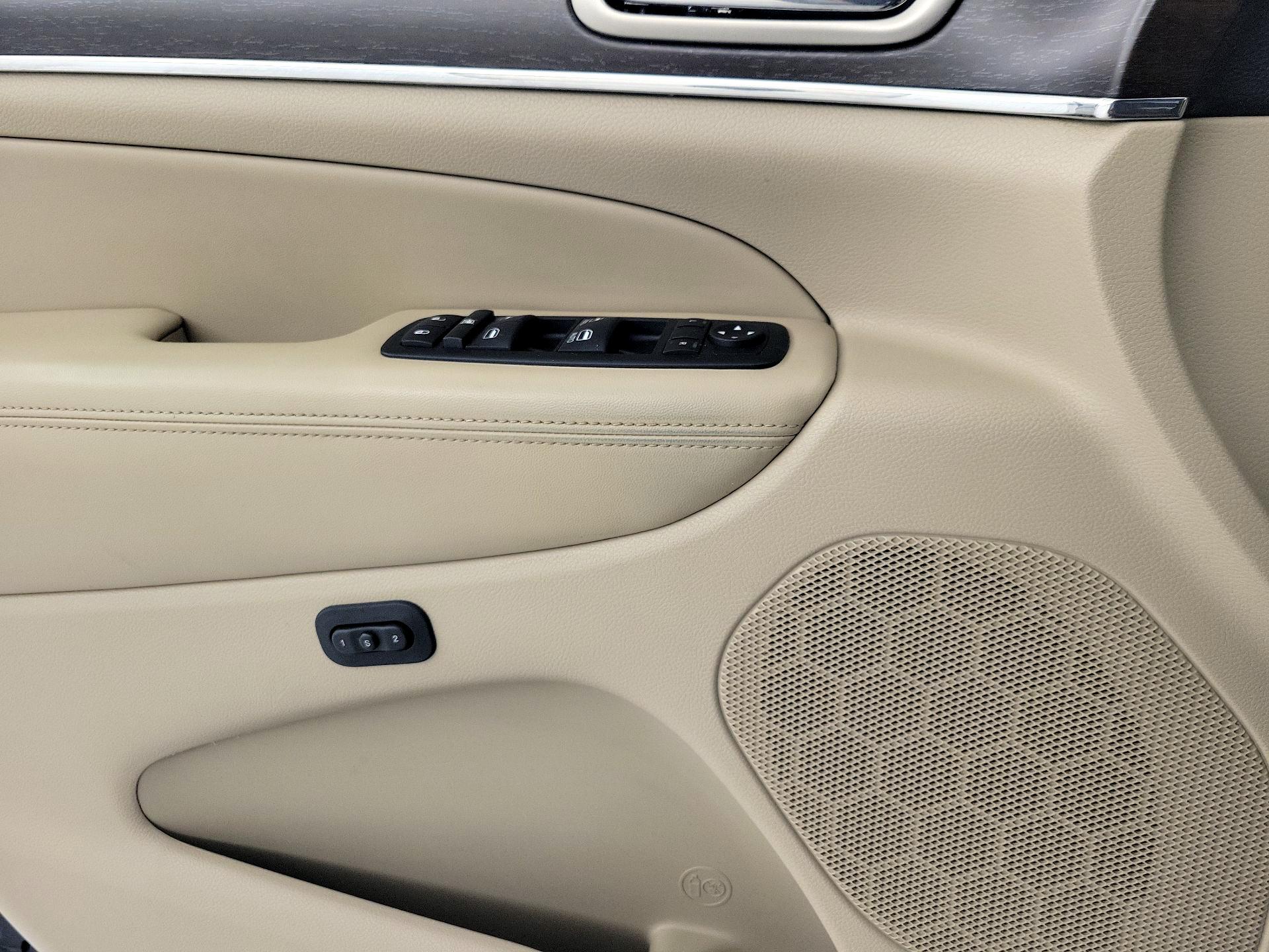 Thumbnail: 2014 Jeep Grand Cherokee - 12