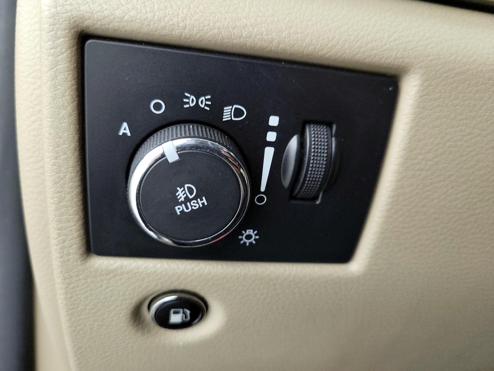 Thumbnail: 2014 Jeep Grand Cherokee - 13