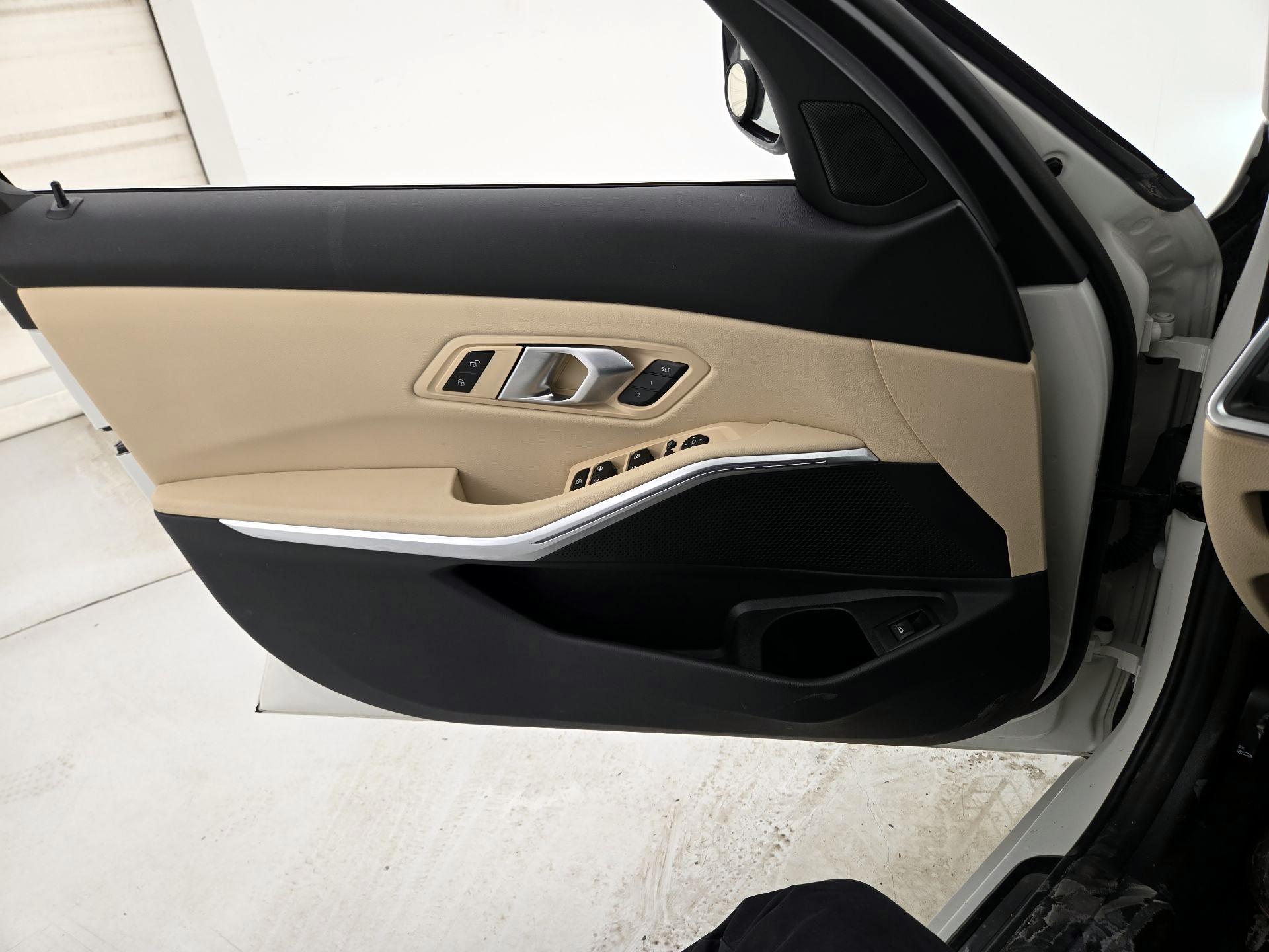 Thumbnail: 2024 BMW 3 Series - 12