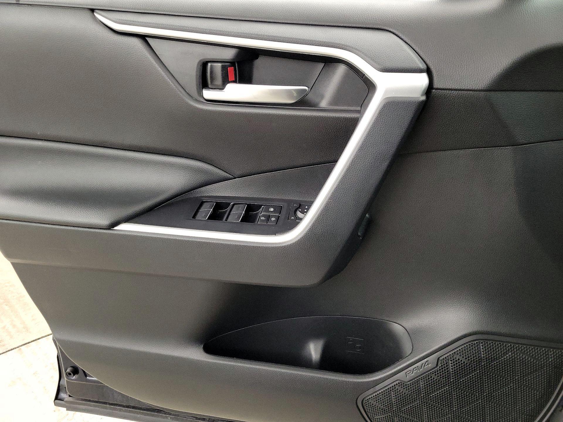 Thumbnail: 2023 Toyota RAV4 - 12