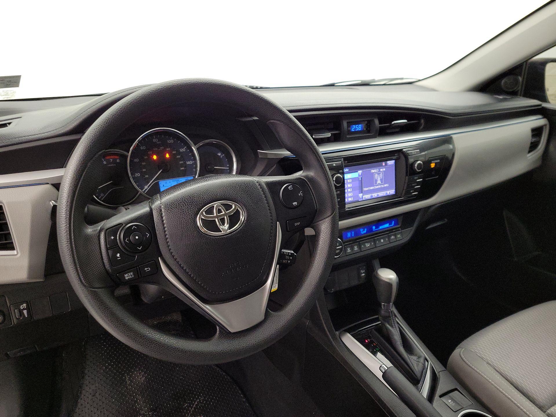 Thumbnail: 2015 Toyota Corolla - 9