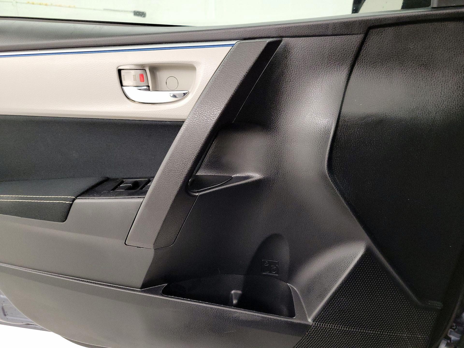 Thumbnail: 2015 Toyota Corolla - 12