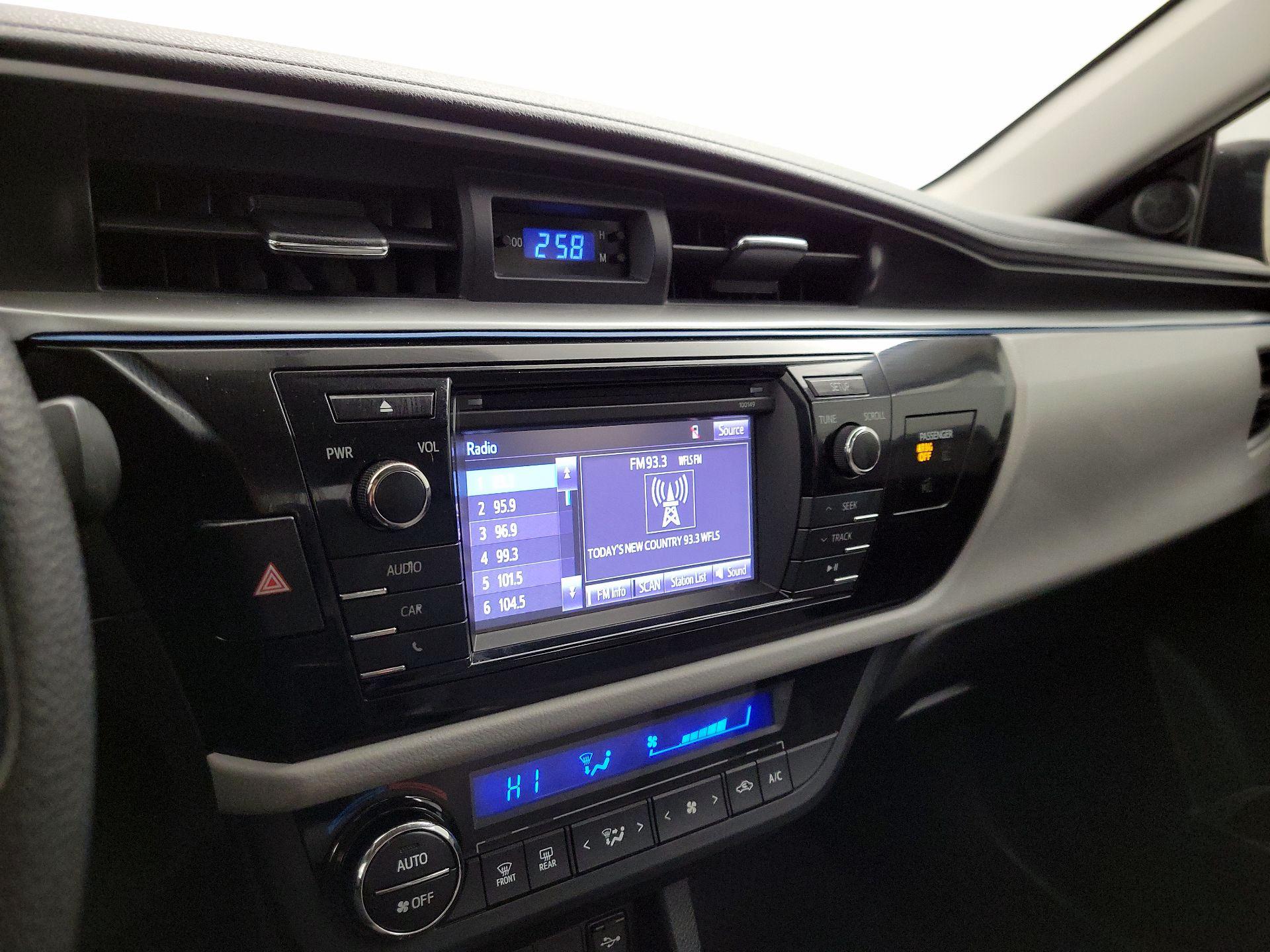 Thumbnail: 2015 Toyota Corolla - 15