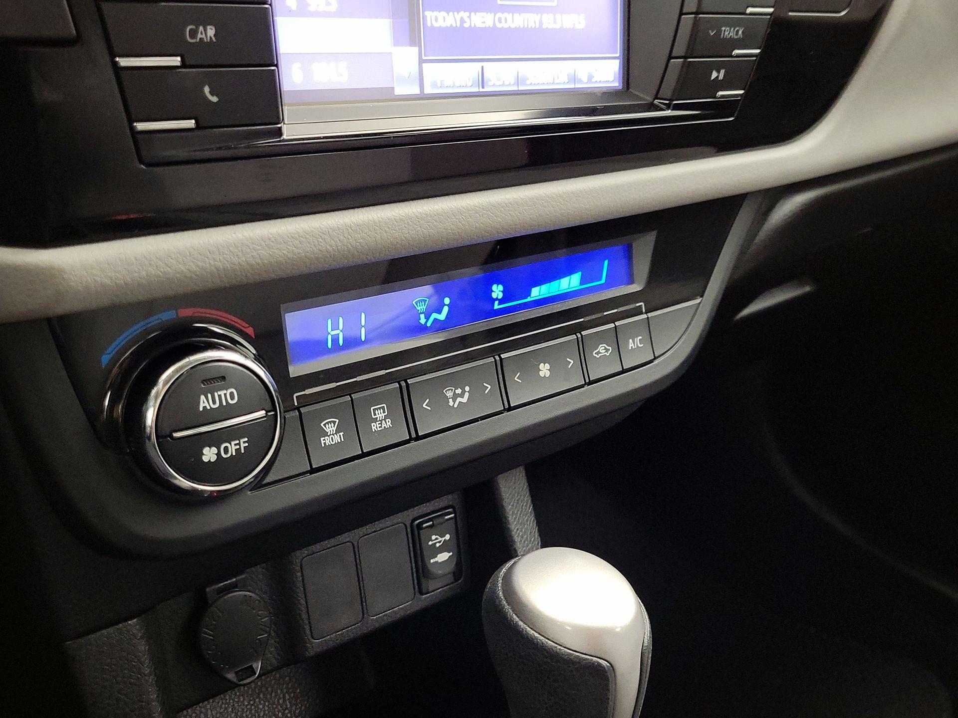 Thumbnail: 2015 Toyota Corolla - 16